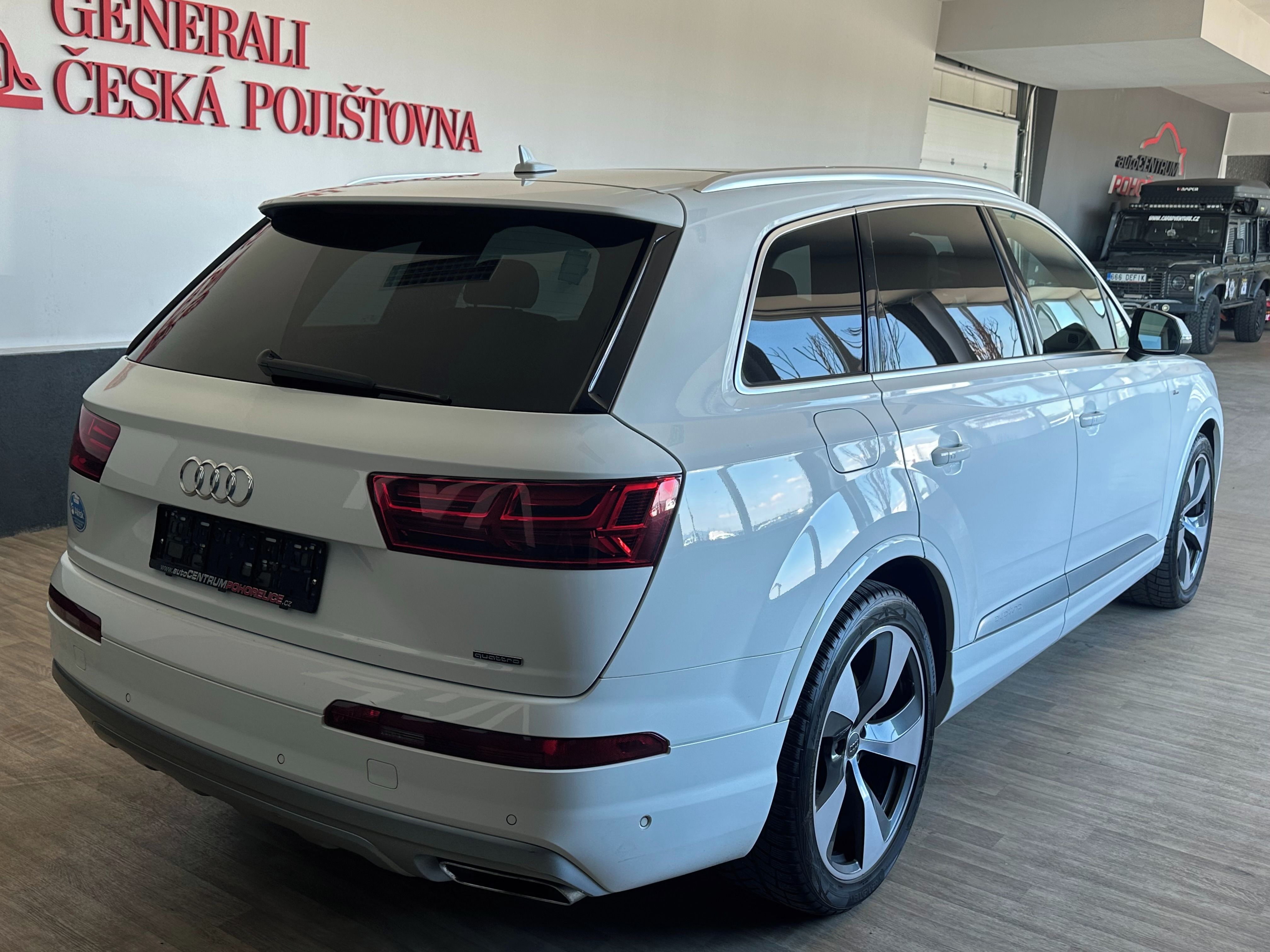 Audi Q7, 3,0TDI*S-Line*200KW*DPH - fotka 5