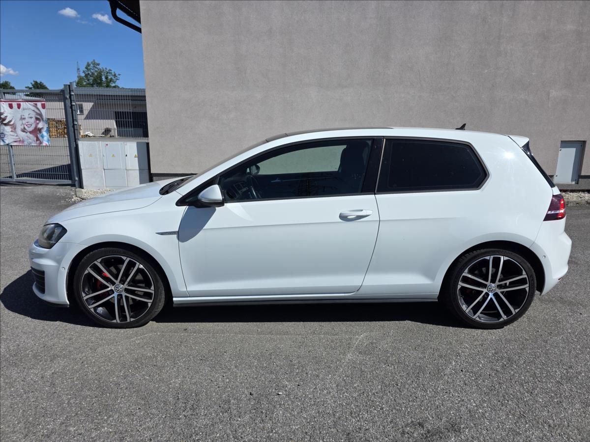 Volkswagen Golf, 2,0 2.0GTD 135KW DSG BOHATÁ VÝ - fotka 3