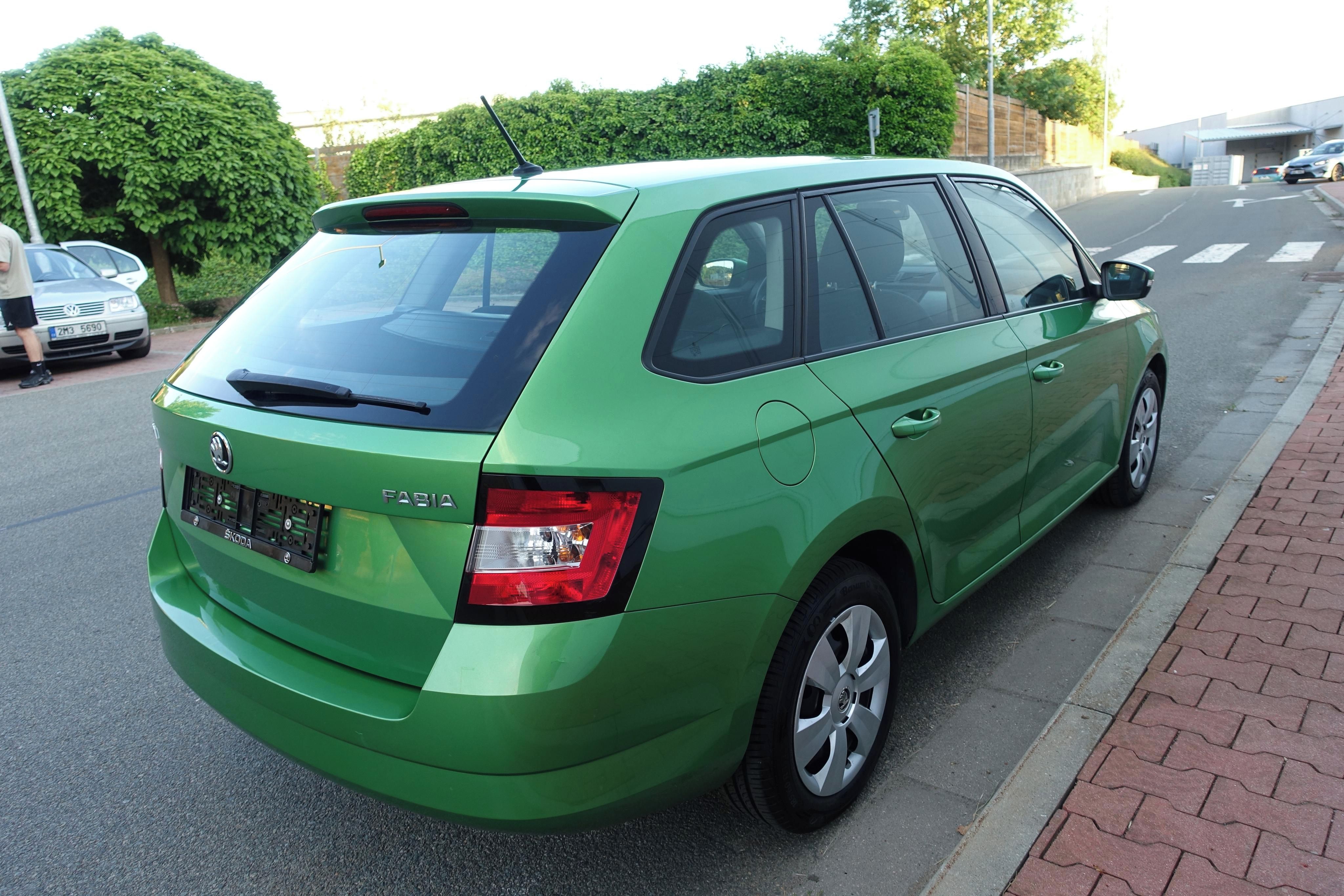 Škoda Fabia, 1.2 TSi,garáž,LED,87tkm TOP ! - fotka 4