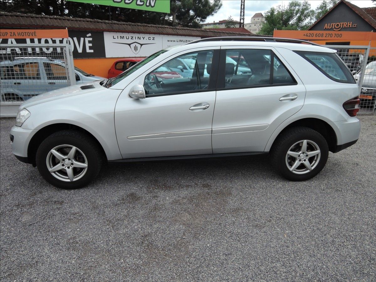 Mercedes-Benz Třídy M, 3,5 i V6 Aut. 118.tkm 4x4 - fotka 4