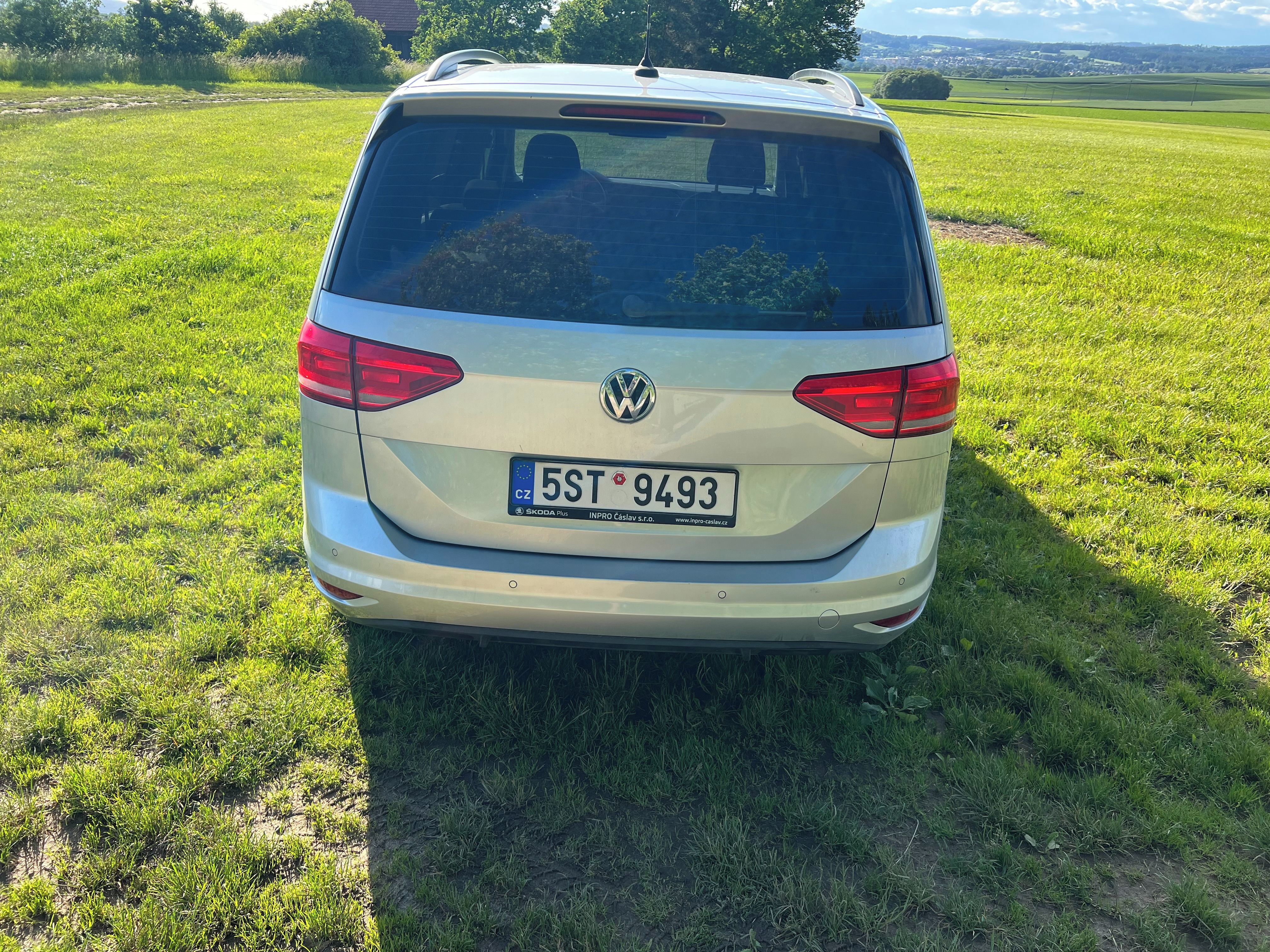 Volkswagen Touran, 1,6 - fotka 5