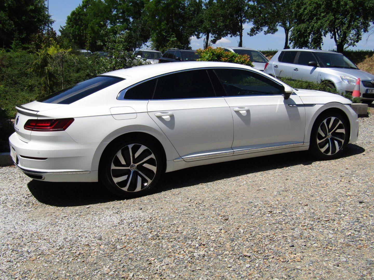 Volkswagen Arteon, 2.0 TDI 140kW R-Line - fotka 4
