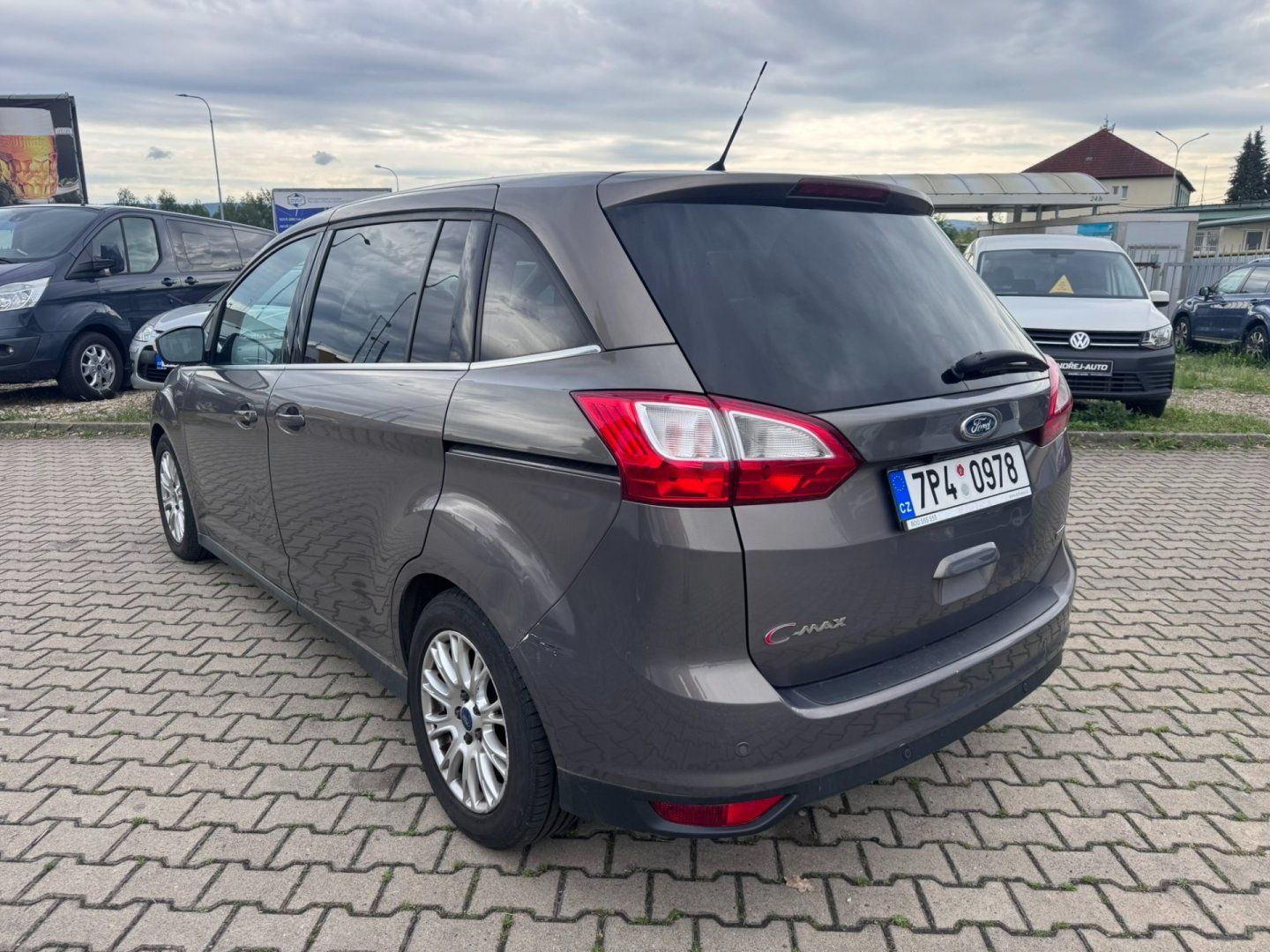 Ford Grand C-MAX, 1,6 TDCI 85 KW KAMERA KŮŽE TAŽ - fotka 4