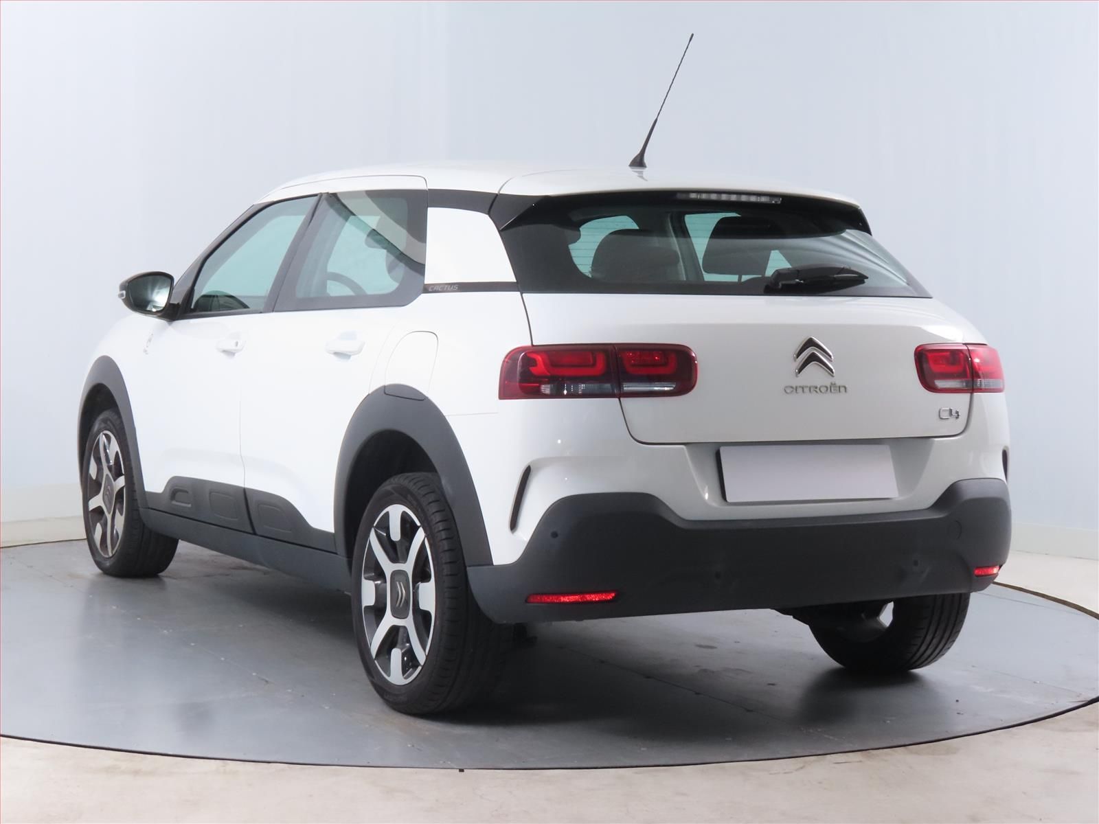 Citroën C4 Cactus, 1.2 PureTech, Selection, ČR - fotka 4