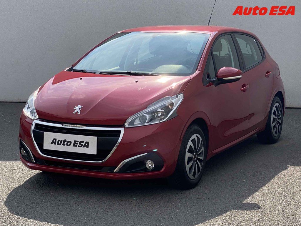 Peugeot 208, 1.2. pt,1.maj,ČR - fotka 3