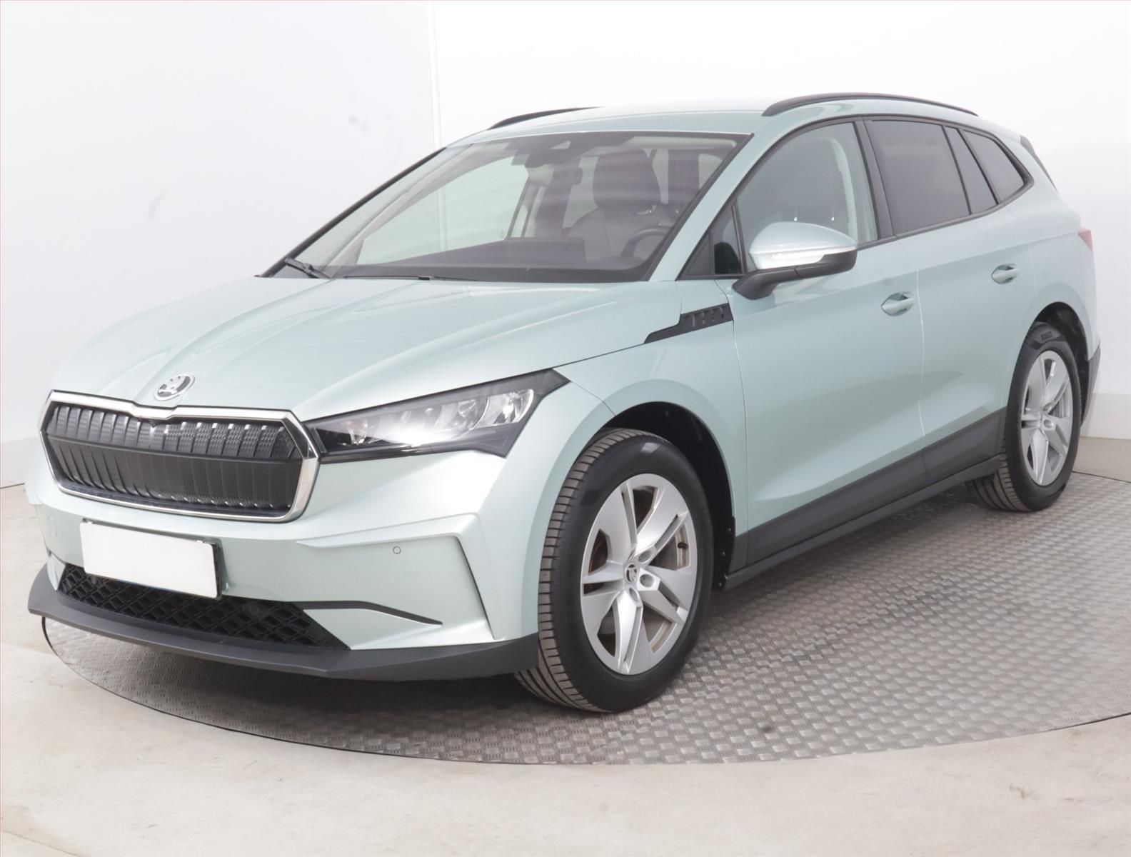 Škoda Enyaq iV, iV 60 (62 kWh), SoH 93% - fotka 2