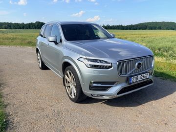 T6 AWD - PLNA VÝBAVA