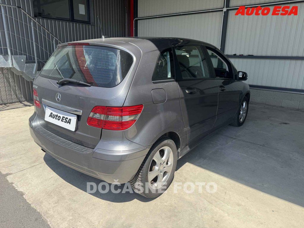 Mercedes-Benz Třídy B, 1.5 i - fotka 2