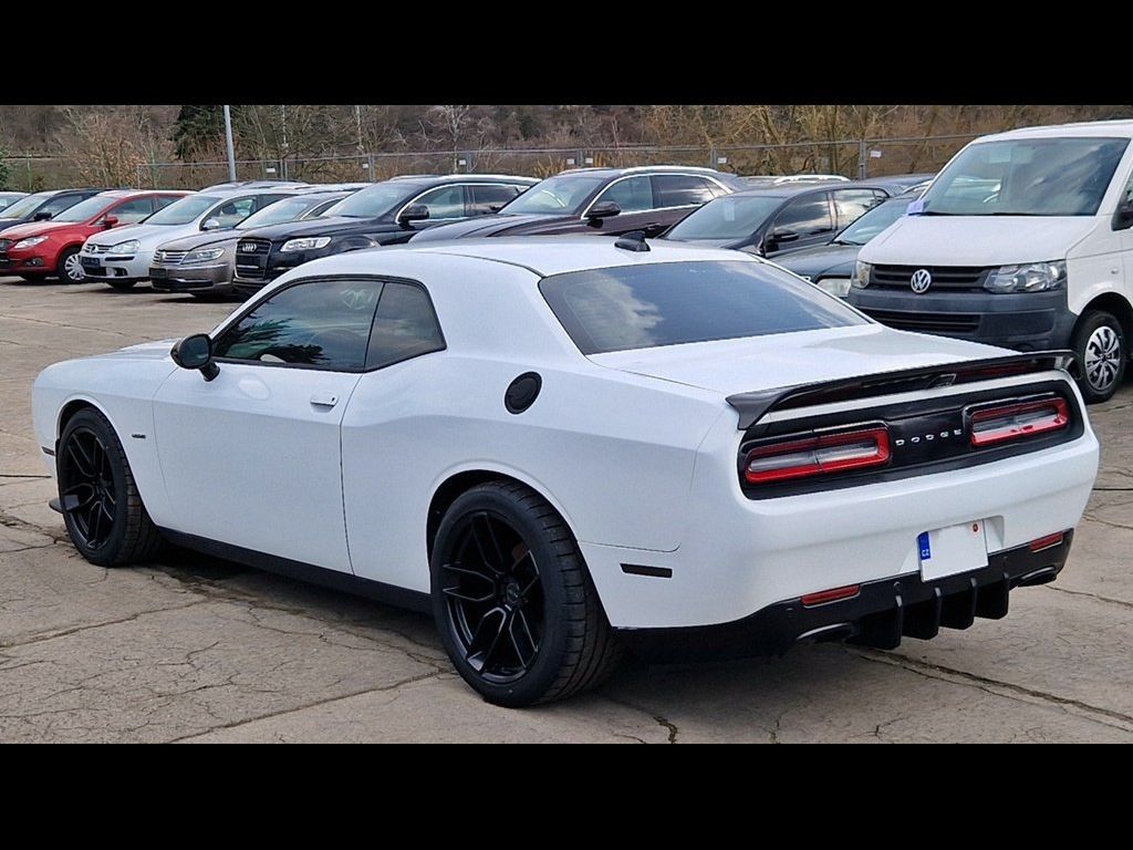 Dodge Challenger, 5.7L V8 Hemi/Shaker/kůže/375 P - fotka 4