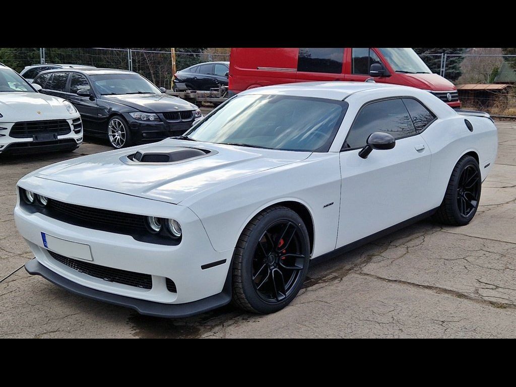 Dodge Challenger, 5.7L V8 Hemi/Shaker/kůže/375 P - fotka 2