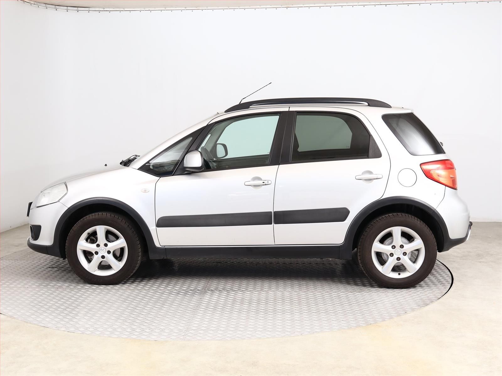 Suzuki SX4, 1.6 VVT, 4X4, ČR,1.maj - fotka 3