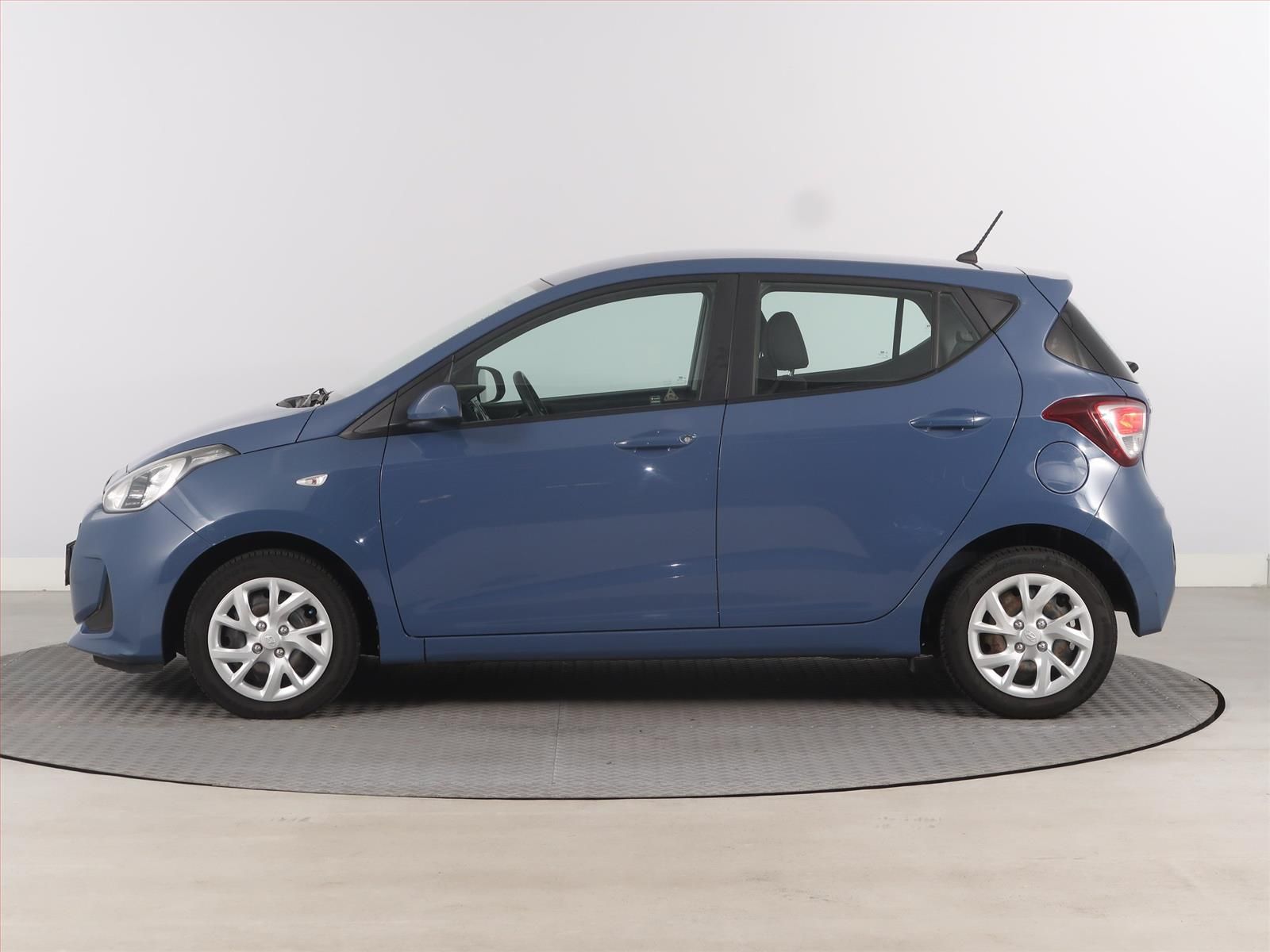 Hyundai i10, 1.0, Klima, El. okna - fotka 3