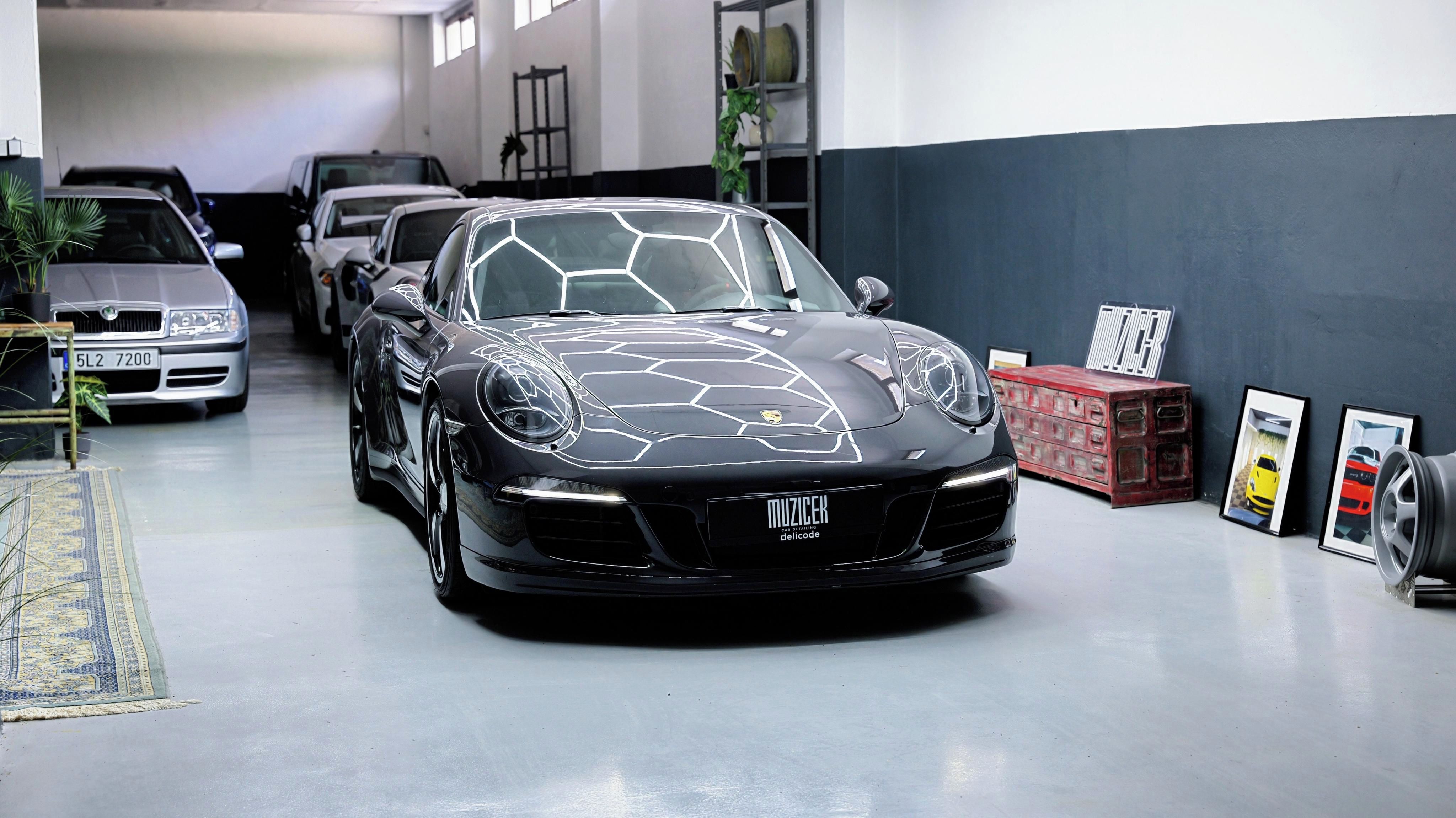 Porsche 911, Carrera 4S / 50 Jahre edition - fotka 5