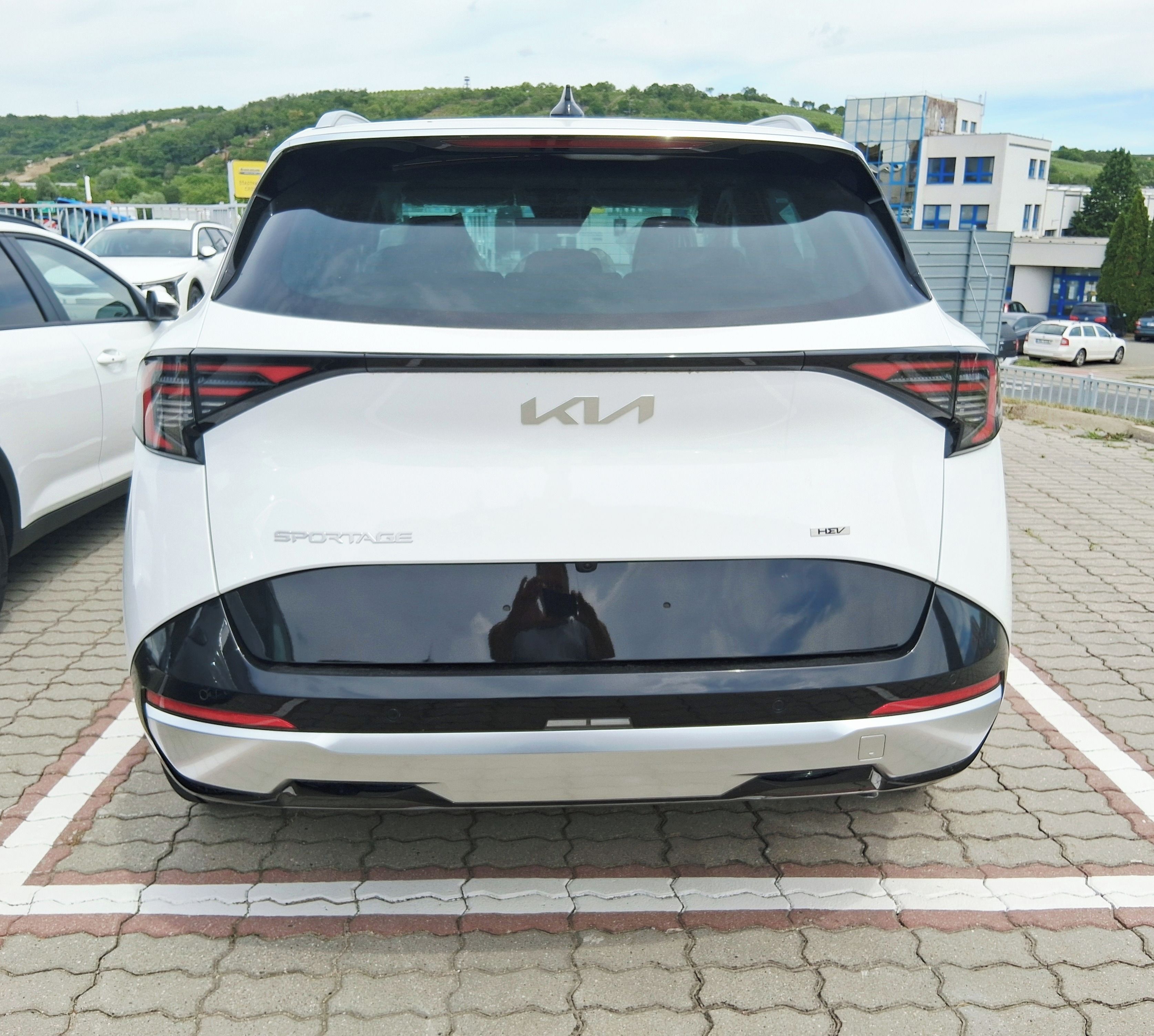 Kia Sportage, 1,6 T-GDi HEV 4x2 6AT TOP - fotka 5