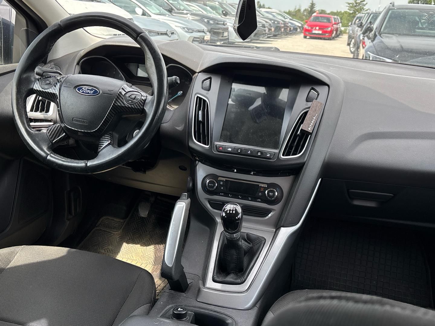 Ford Focus, 1.6 i 16v / 77 kW - fotka 5