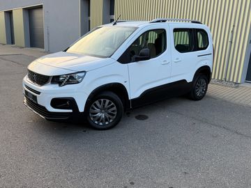 1.2PT 81kW ALLURE! Navigace!