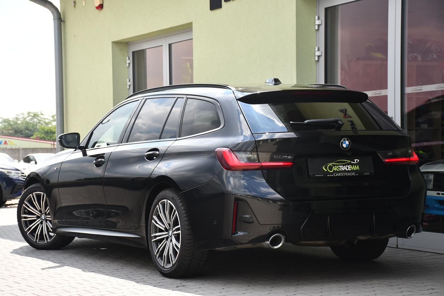 BMW Řada 3, 320d xDrive M-SPORT 1M ČR - fotka 3