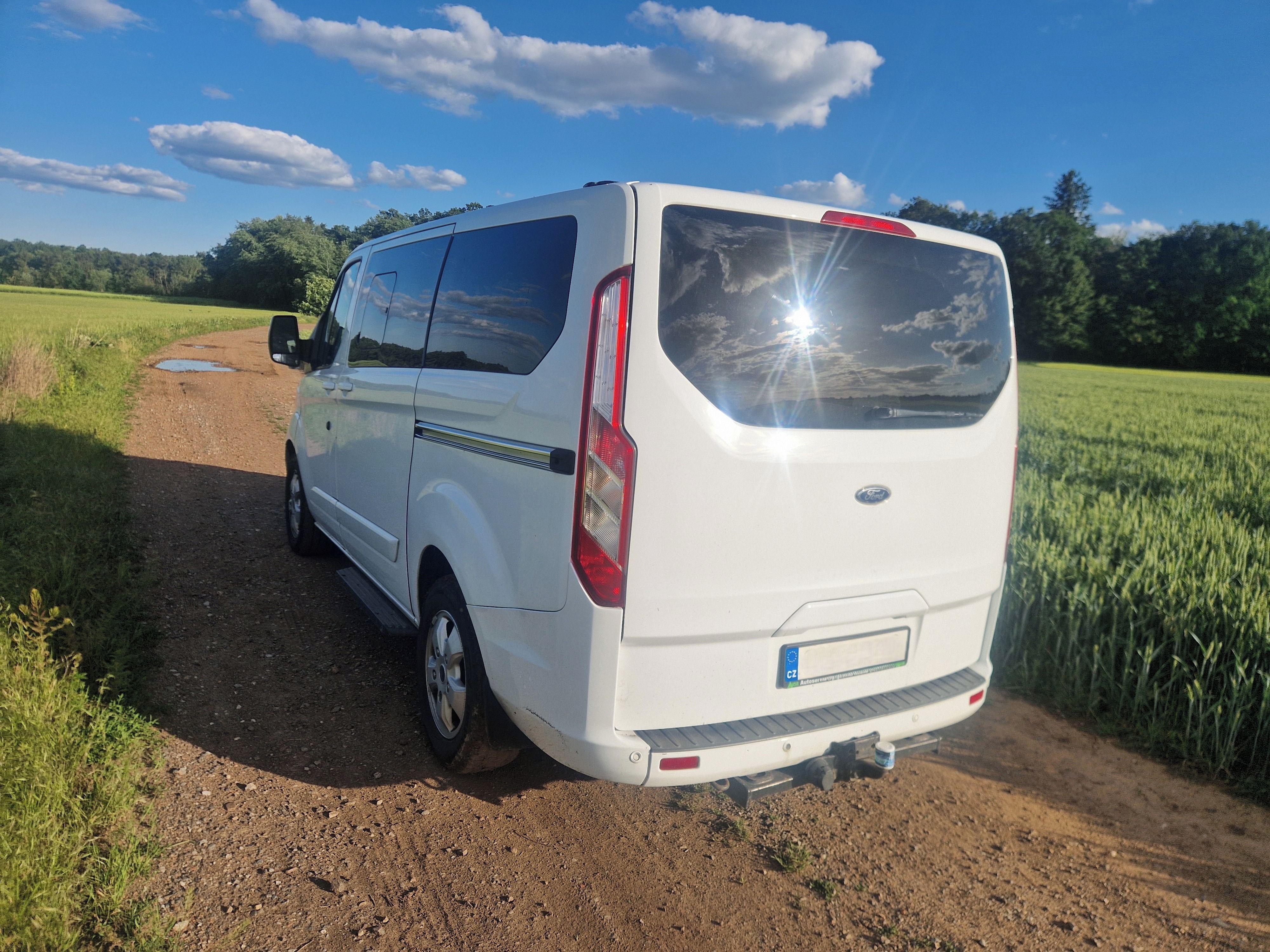 Ford Tourneo Custom, 2,0 TDCi; L1; 96kW-CZ-DPH - fotka 3