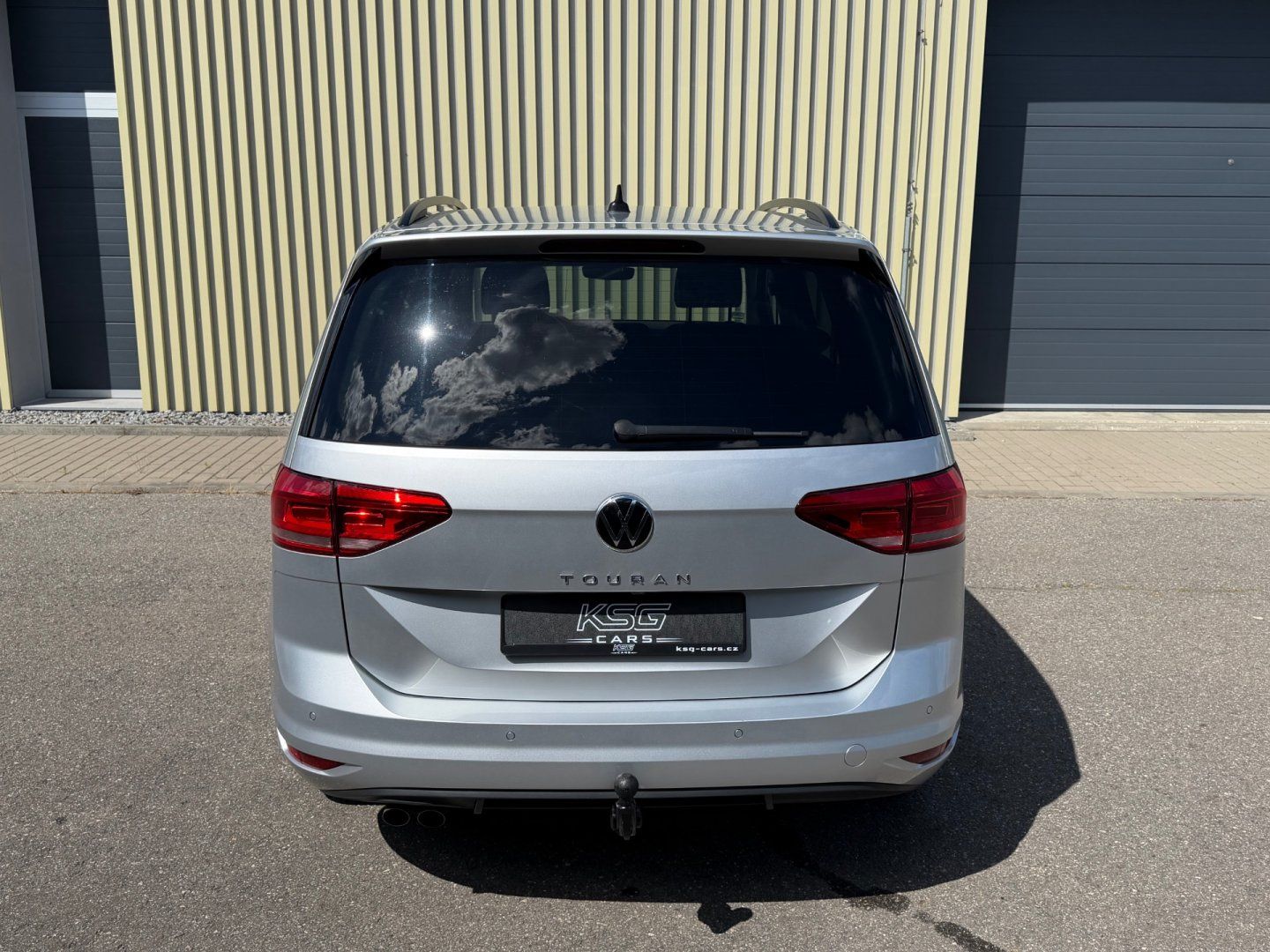 Volkswagen Touran, 2.0TDi 110kW DSG! Tažné! Vyhř. - fotka 6