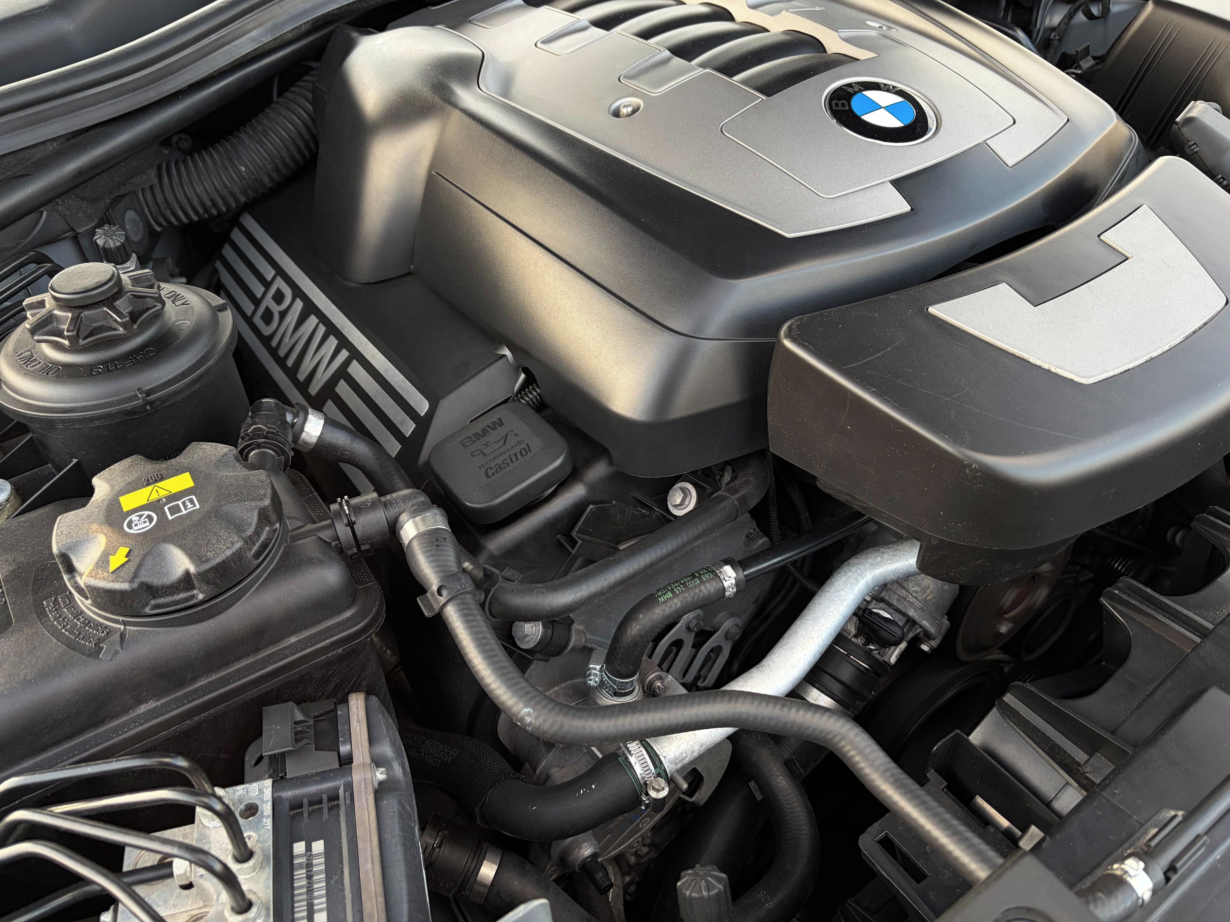 BMW Řada 6, 650i cabrio - fotka 5