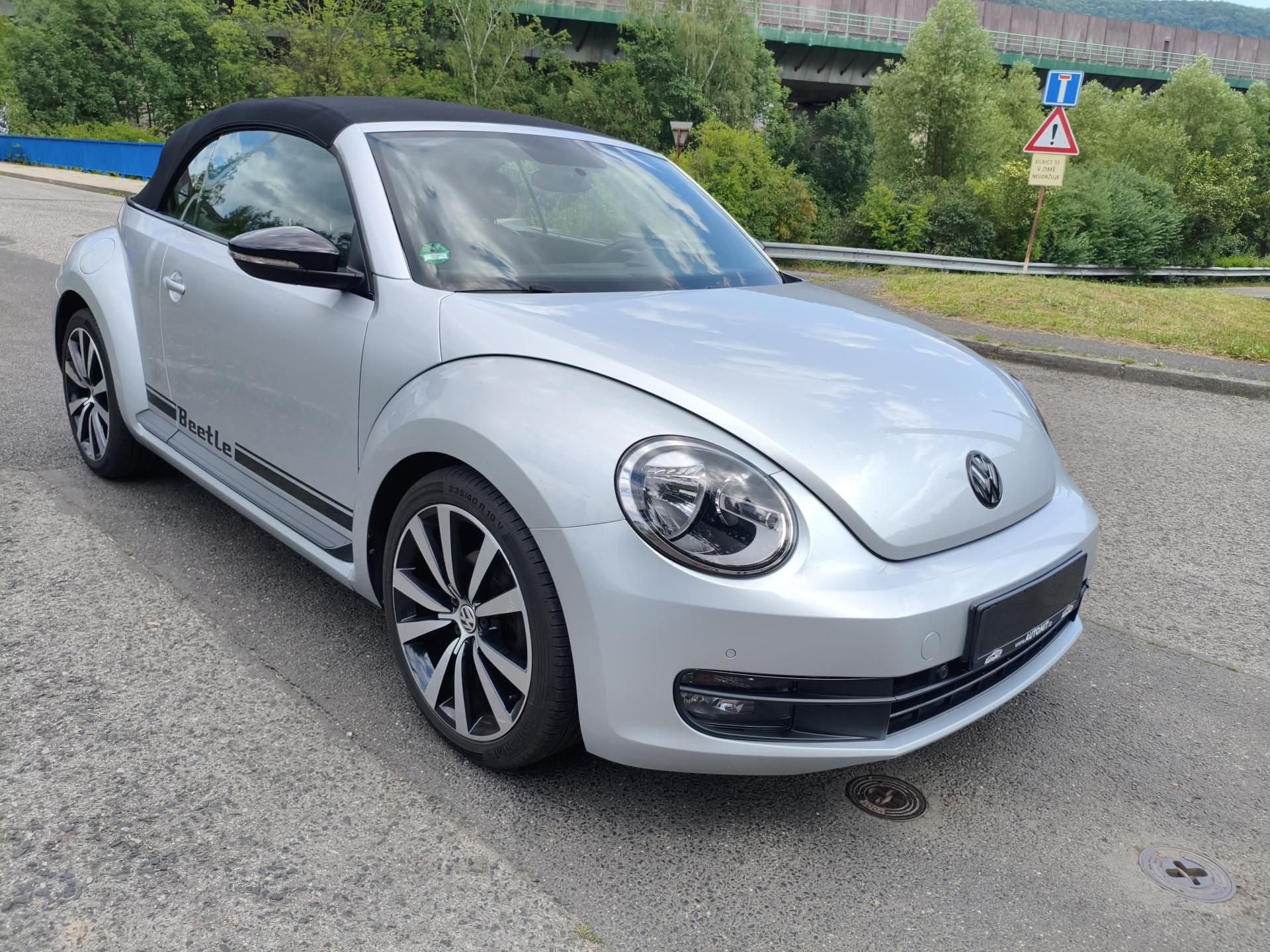 Volkswagen Beetle, 1,2 TSI Cabrio Sport - fotka 4