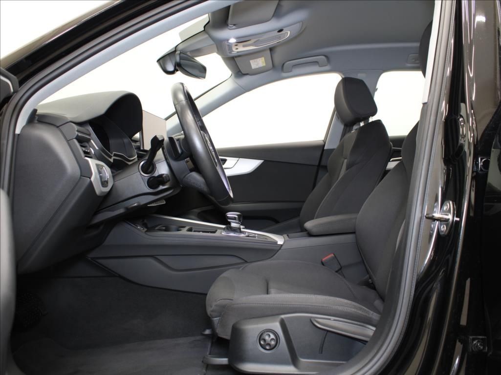 Audi A4, 2,0 40TDi S-Line 56tkm. 1.maj. - fotka 6
