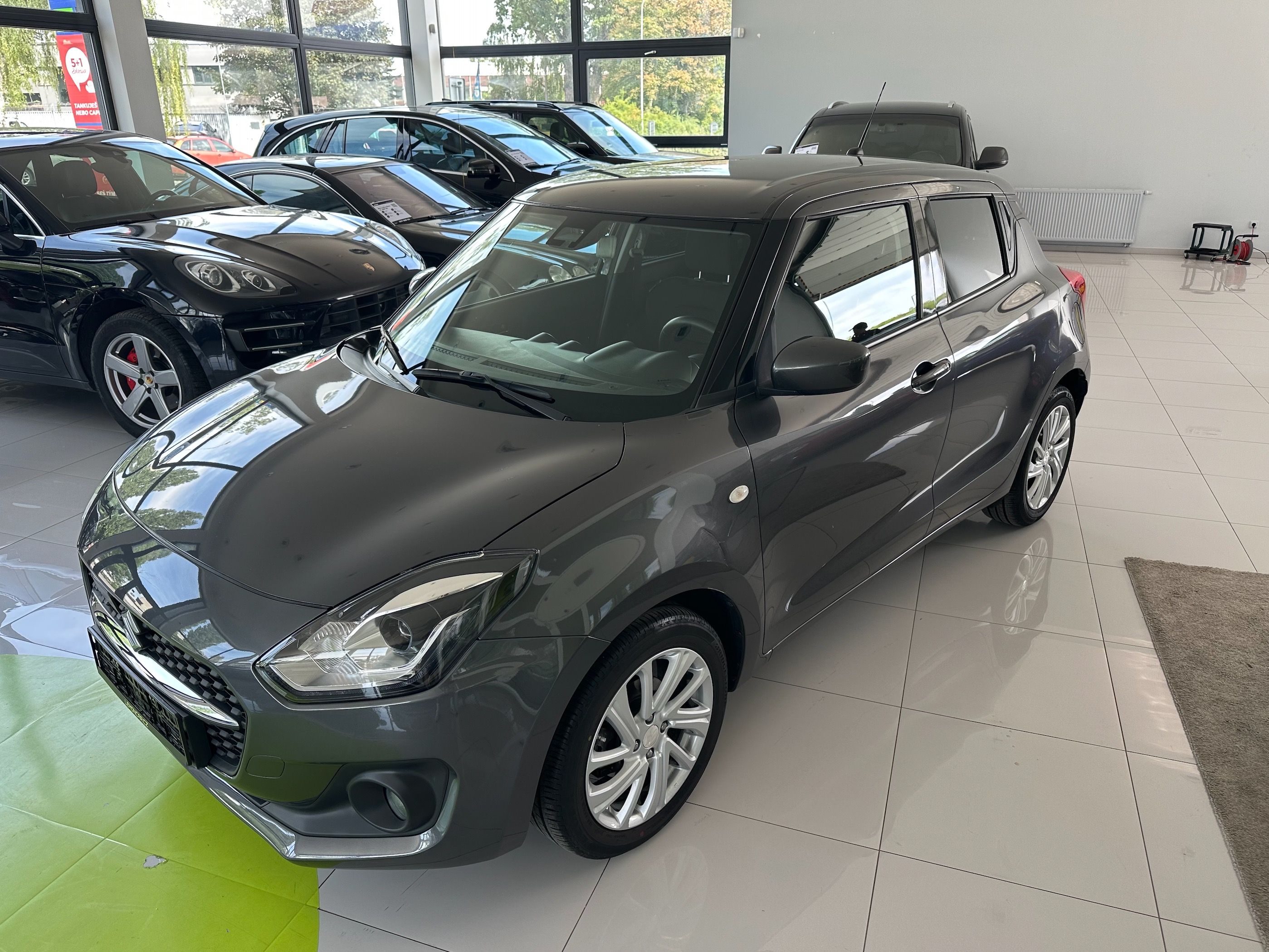 Suzuki Swift, 1.2 Hybrid 61kW AUTOMAT - fotka 2
