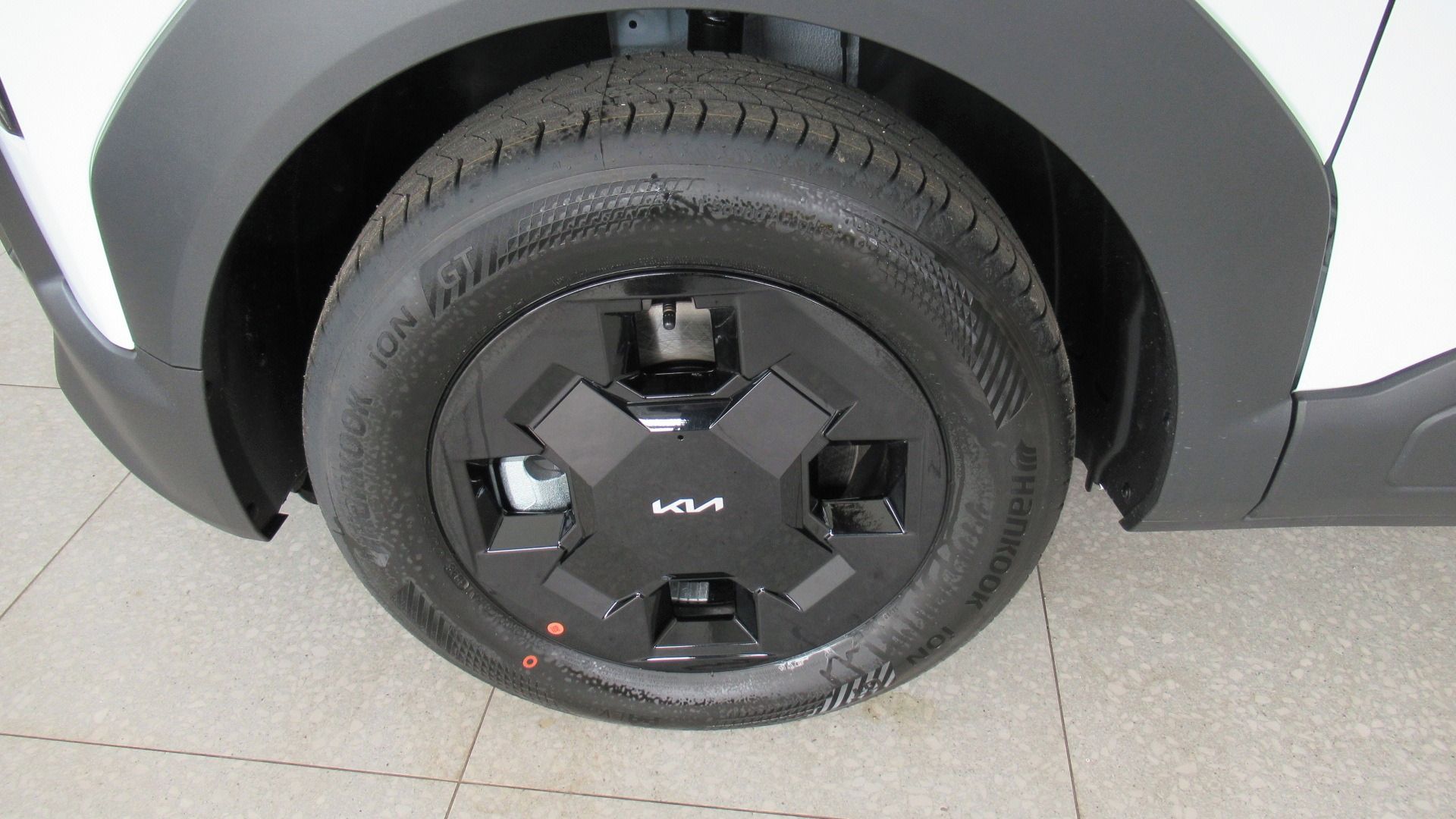 Kia EV2, 5P 4x2 AIR 108 KW + 42,2 KWH - fotka 4