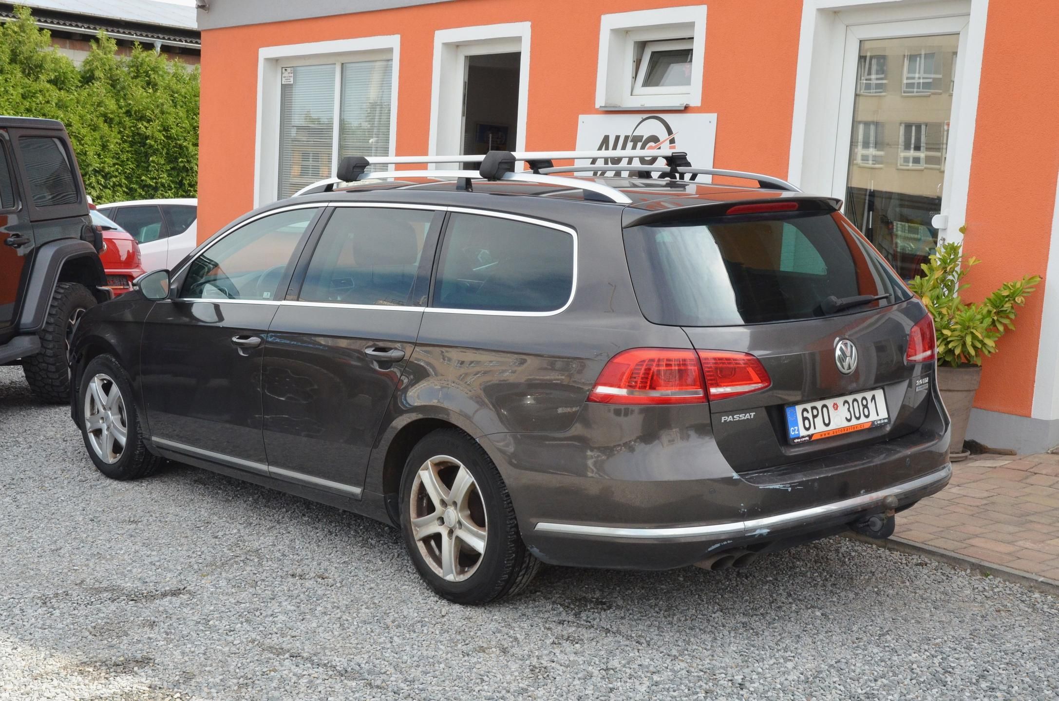 Volkswagen Passat, 2.0 TDi 103kW Highline / ČR - fotka 4