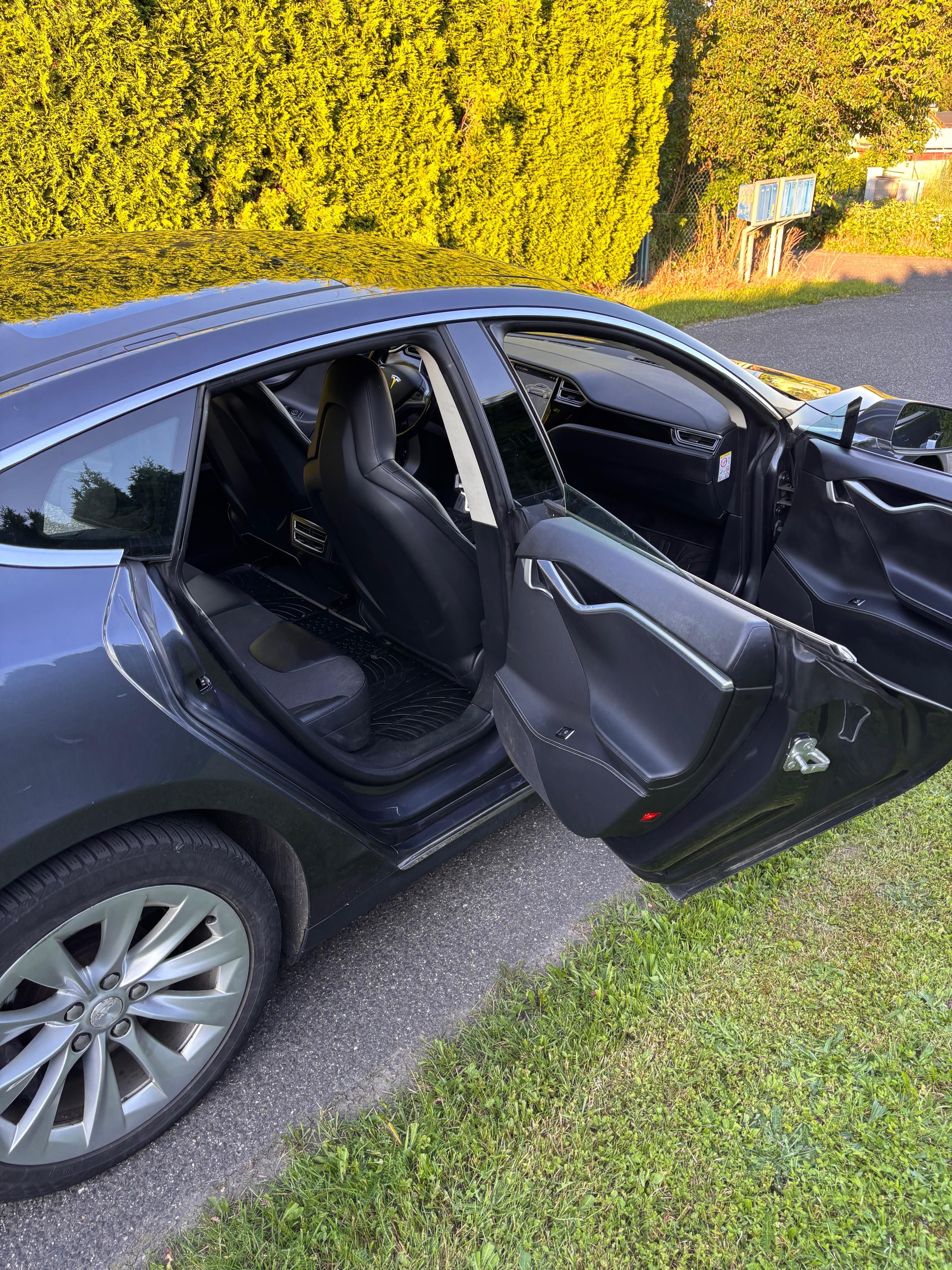 Tesla Model S, 85D AWD 89%SOH Servisováno - fotka 5