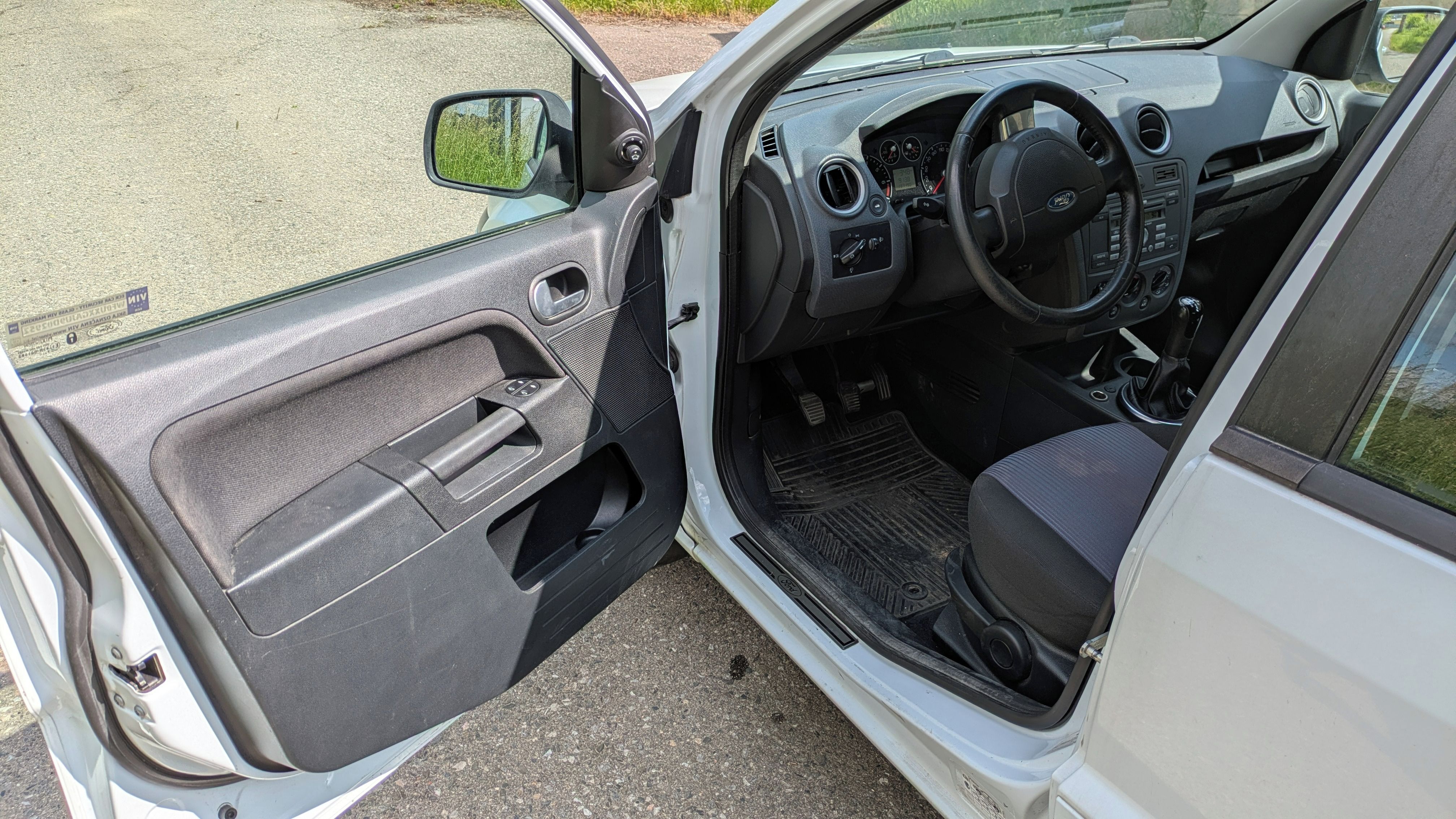 Ford Fusion, Ford fusion 1.4 benzín s tažný - fotka 4