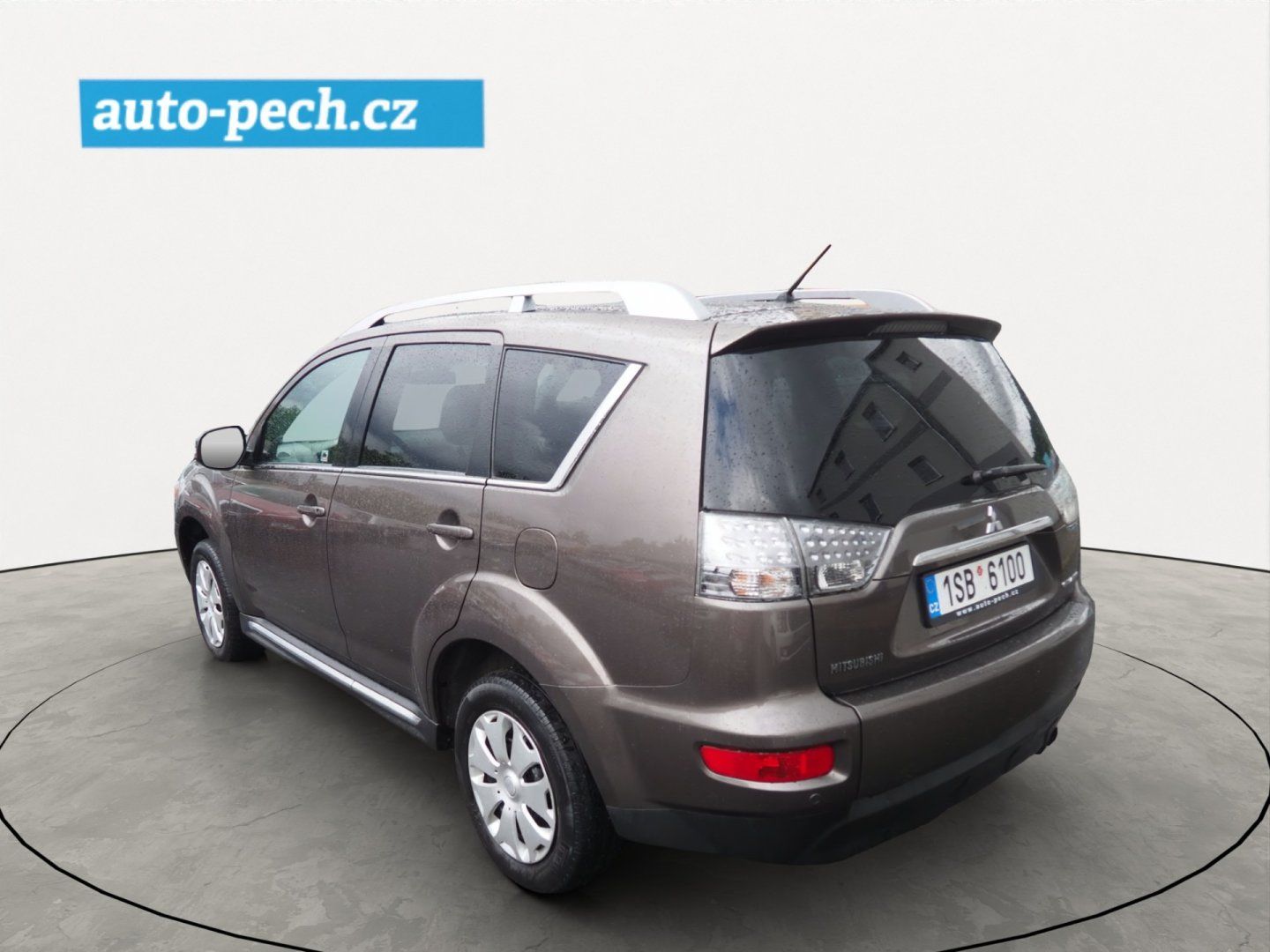 Mitsubishi Outlander, 2.0 DI-D, 123 kW, 4x4 - fotka 2