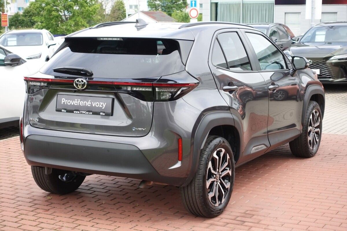 Toyota Yaris Cross, 1,5 HEV Style - fotka 4