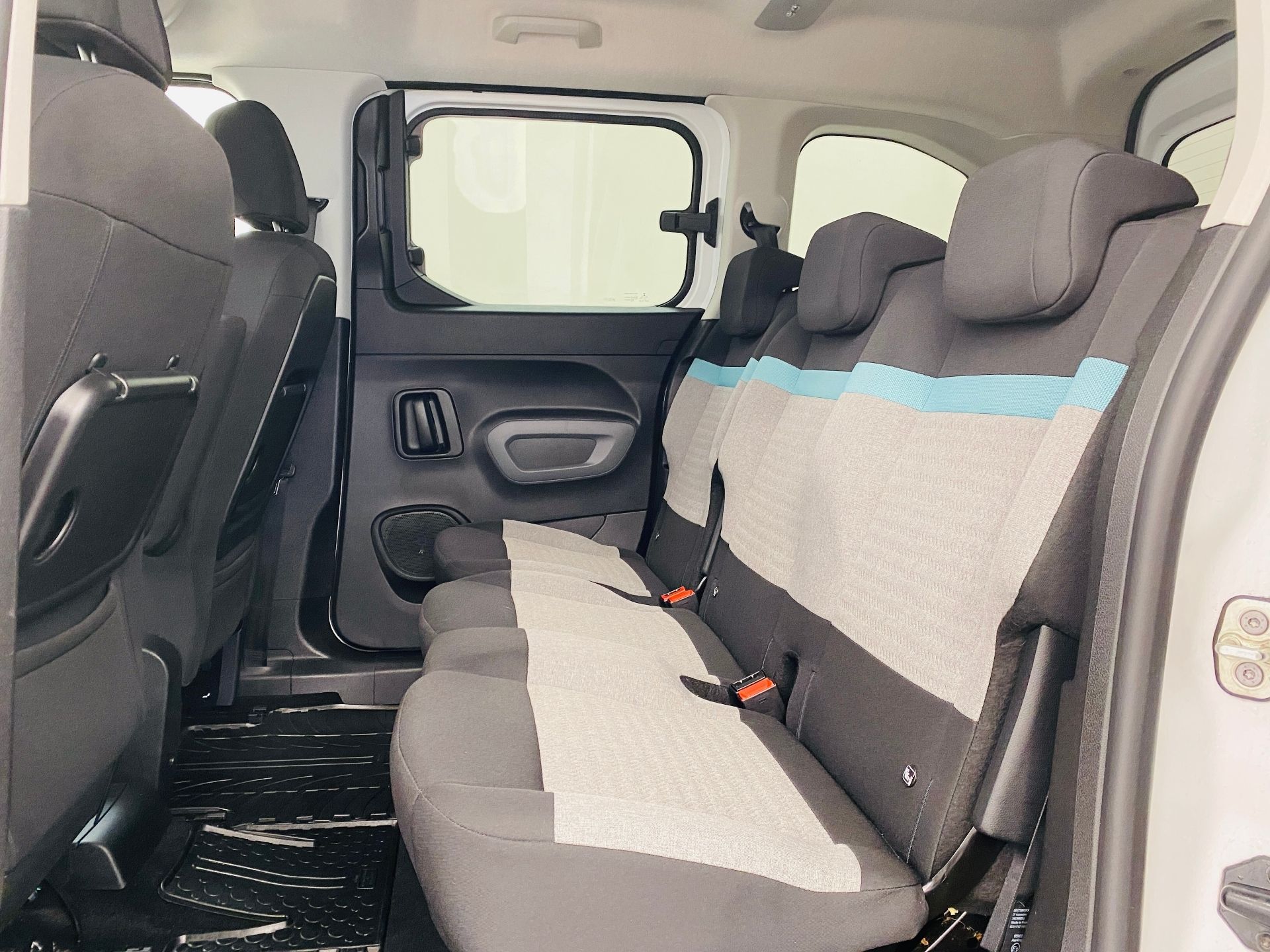 Citroën Berlingo, 1.5 HDI 75 kW 1. maj. ČR - fotka 6