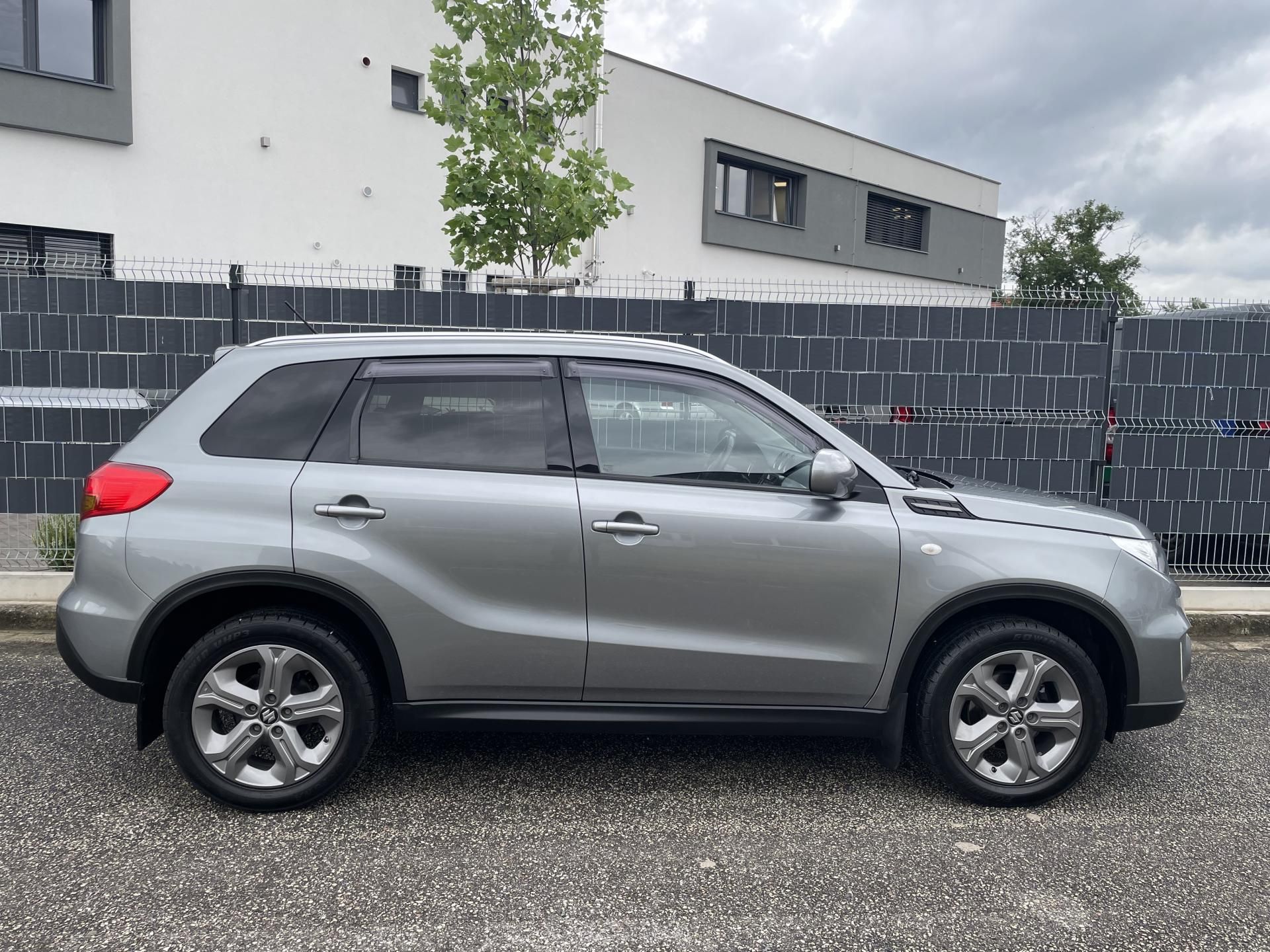 Suzuki Vitara, 1.6 VVTI 88kW 4x4 - 66 000 km - fotka 6