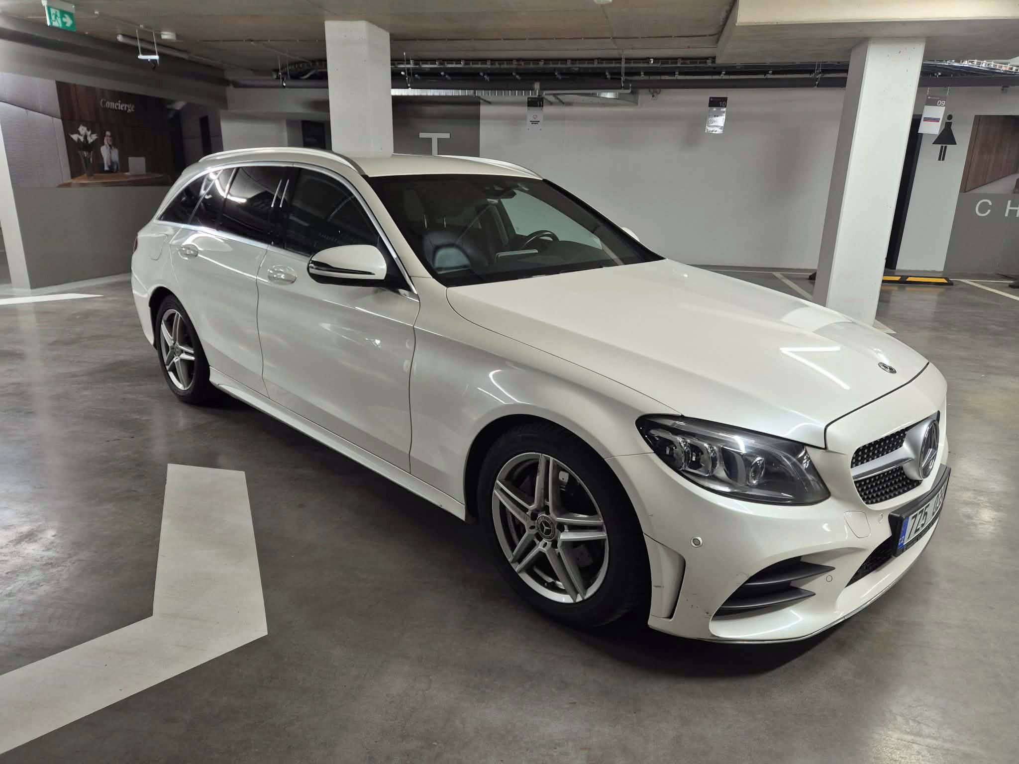 Mercedes-Benz Třídy C, Mercedes-Benz C 200d AMG Line - fotka 6