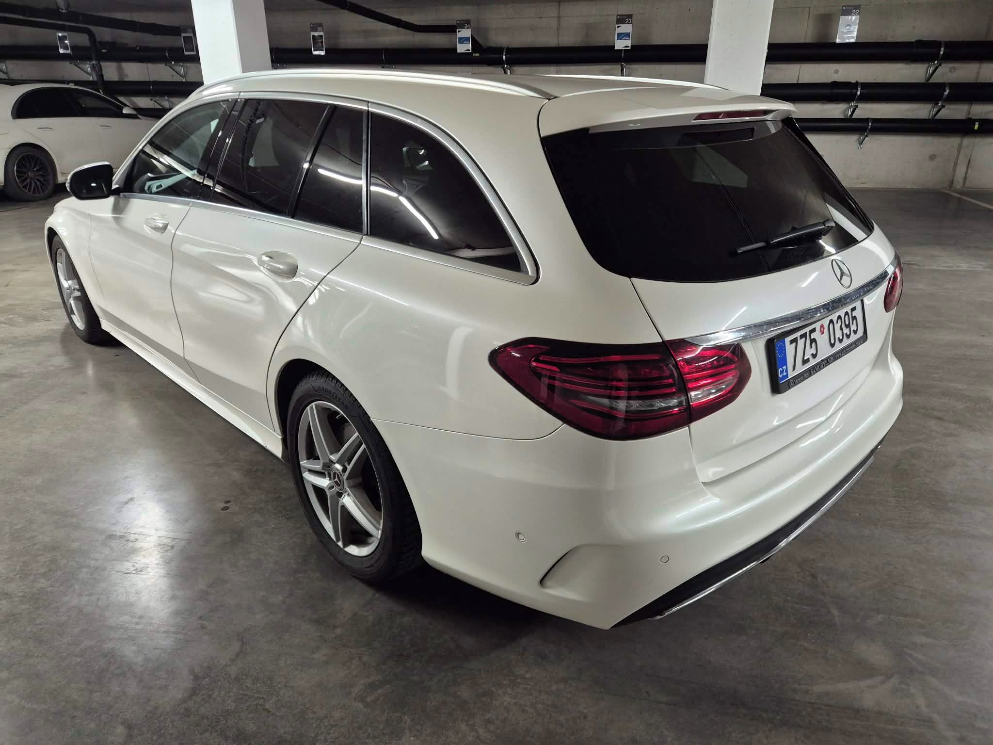 Mercedes-Benz Třídy C, Mercedes-Benz C 200d AMG Line - fotka 3
