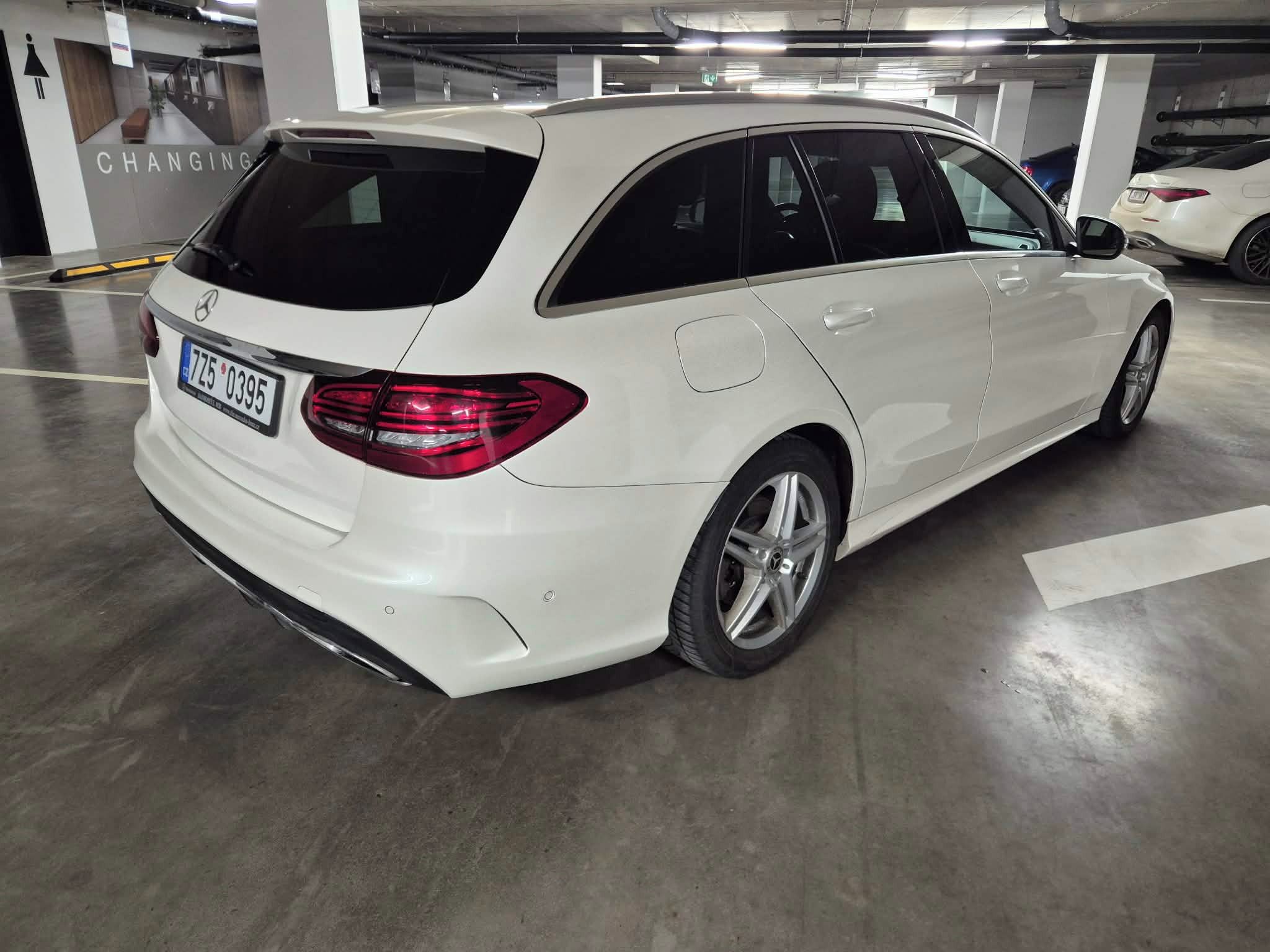 Mercedes-Benz Třídy C, Mercedes-Benz C 200d AMG Line - fotka 4