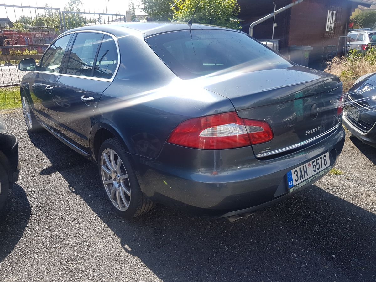 Škoda Superb, 2.0TDi 125KW MANUÁL - fotka 4