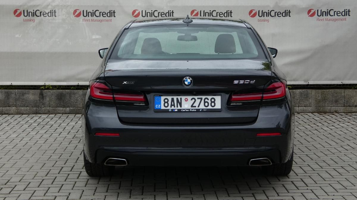 BMW Řada 5, 530d xDrive - fotka 4