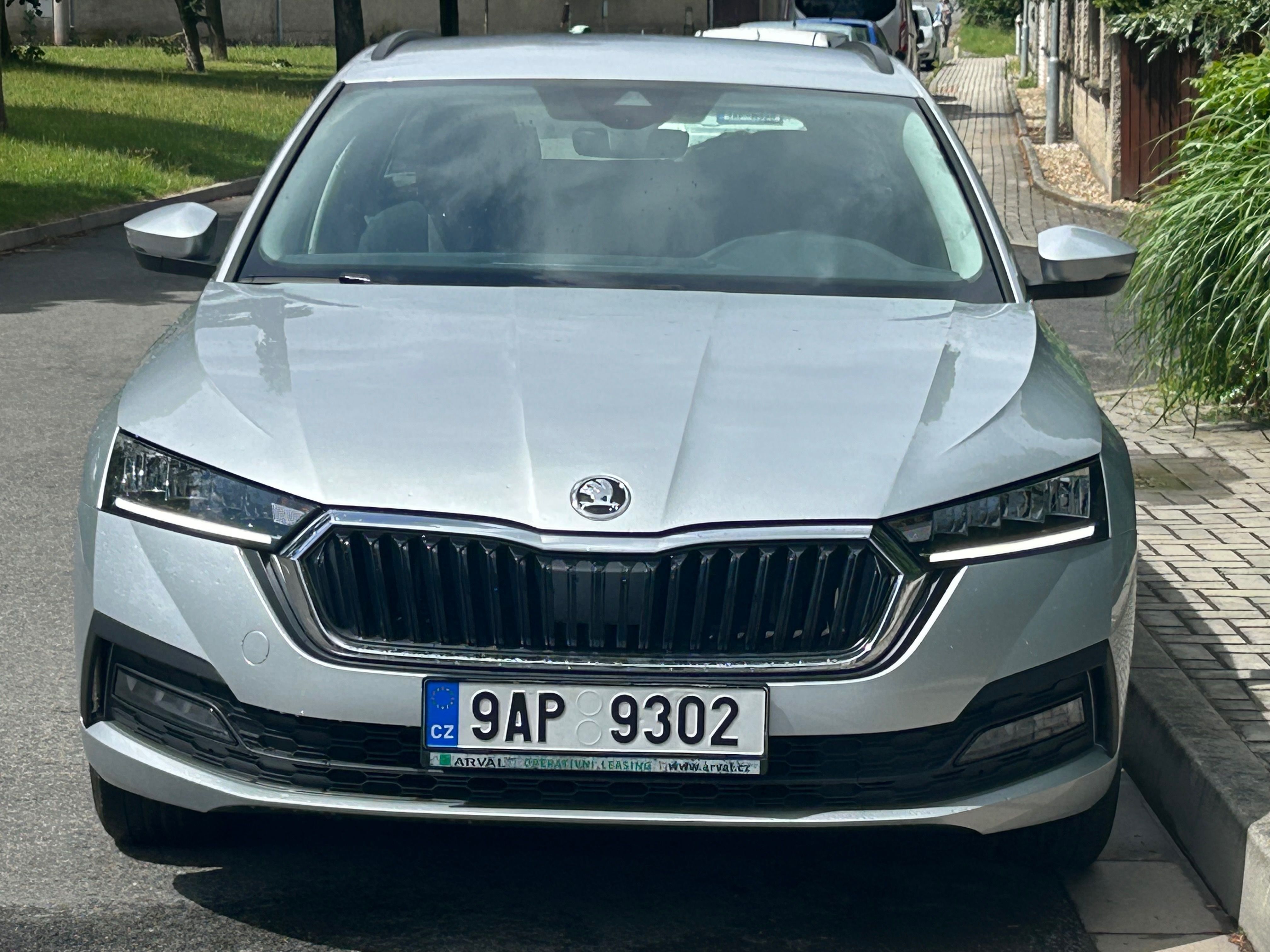 Škoda Octavia, 2.0TDi DSG 4x4 ČR 1.maj tažné - fotka 6
