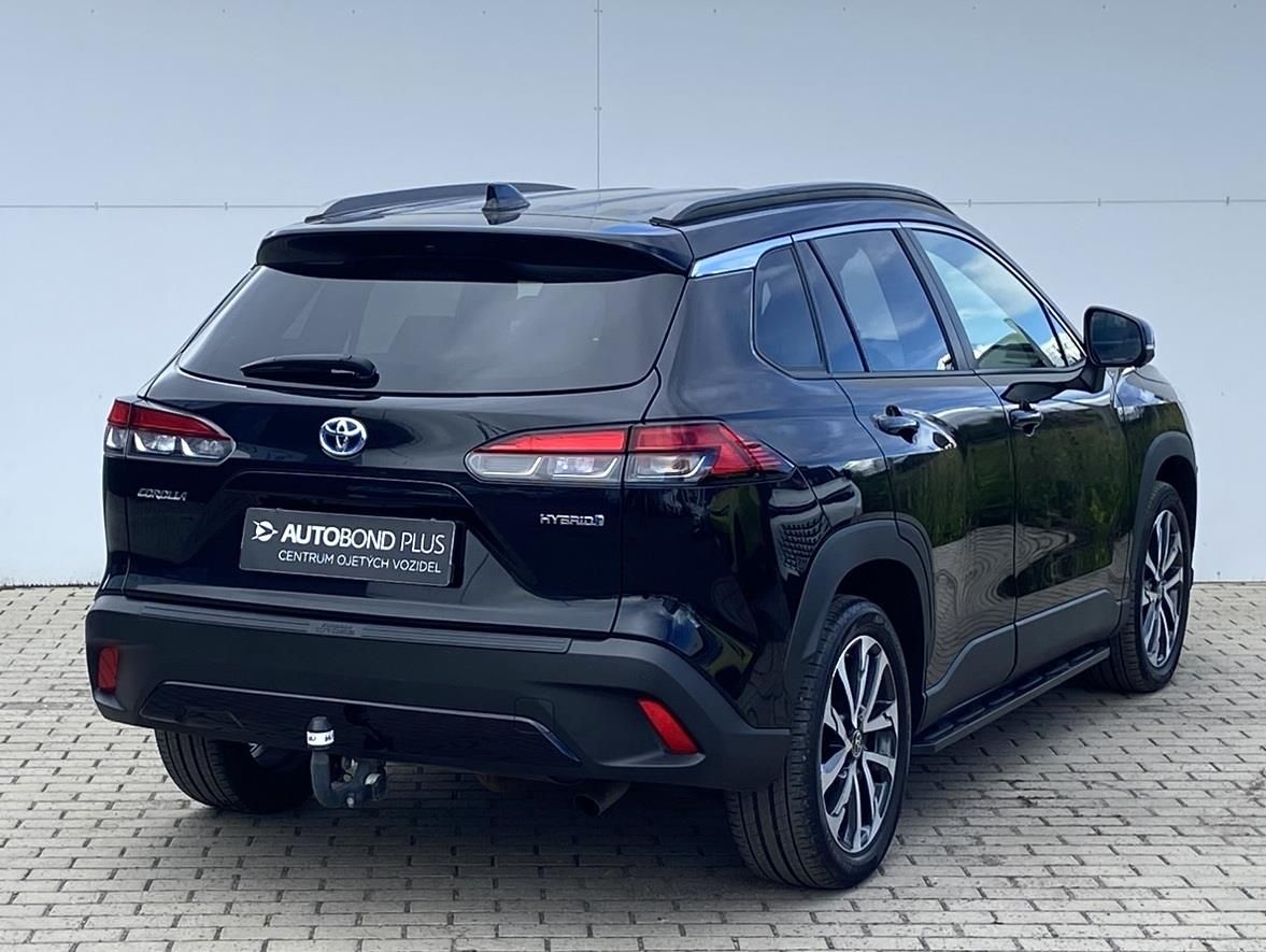 Toyota Corolla Cross, 2.0 HSD e-CVT AWD Executive - fotka 2