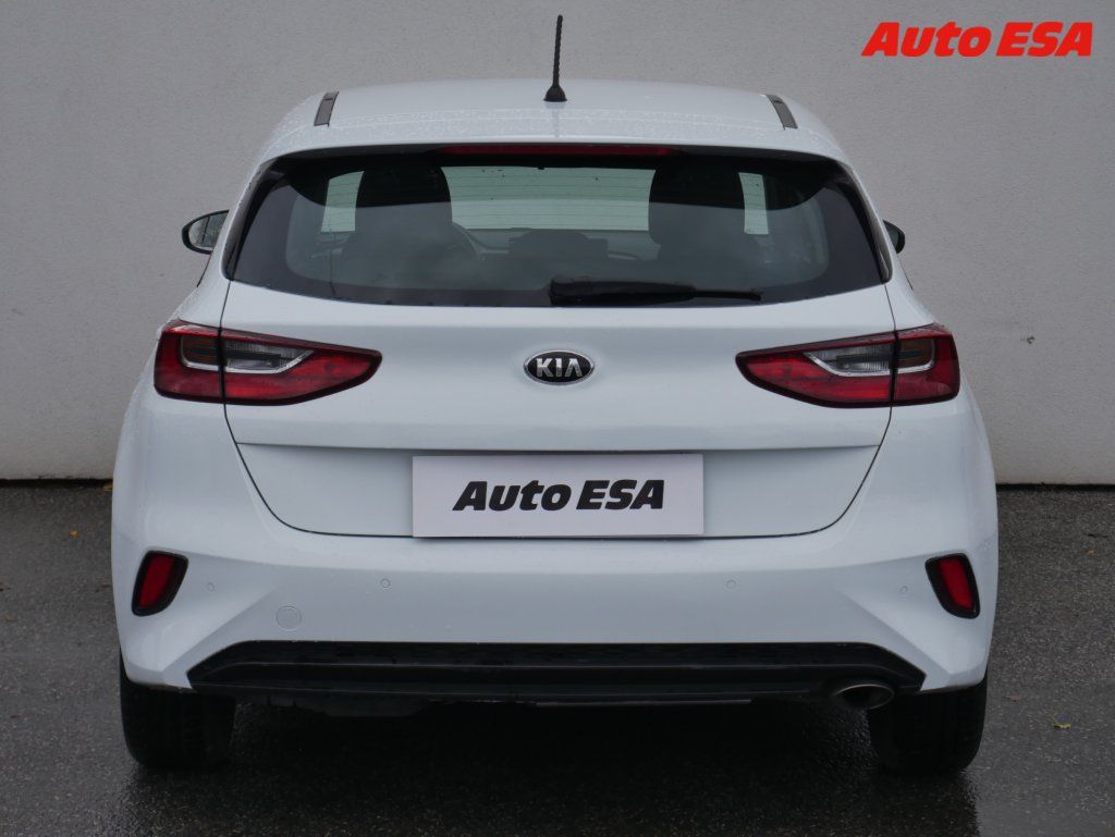 Kia Cee´d, 1.6 CRDi,AC,tempo - fotka 5
