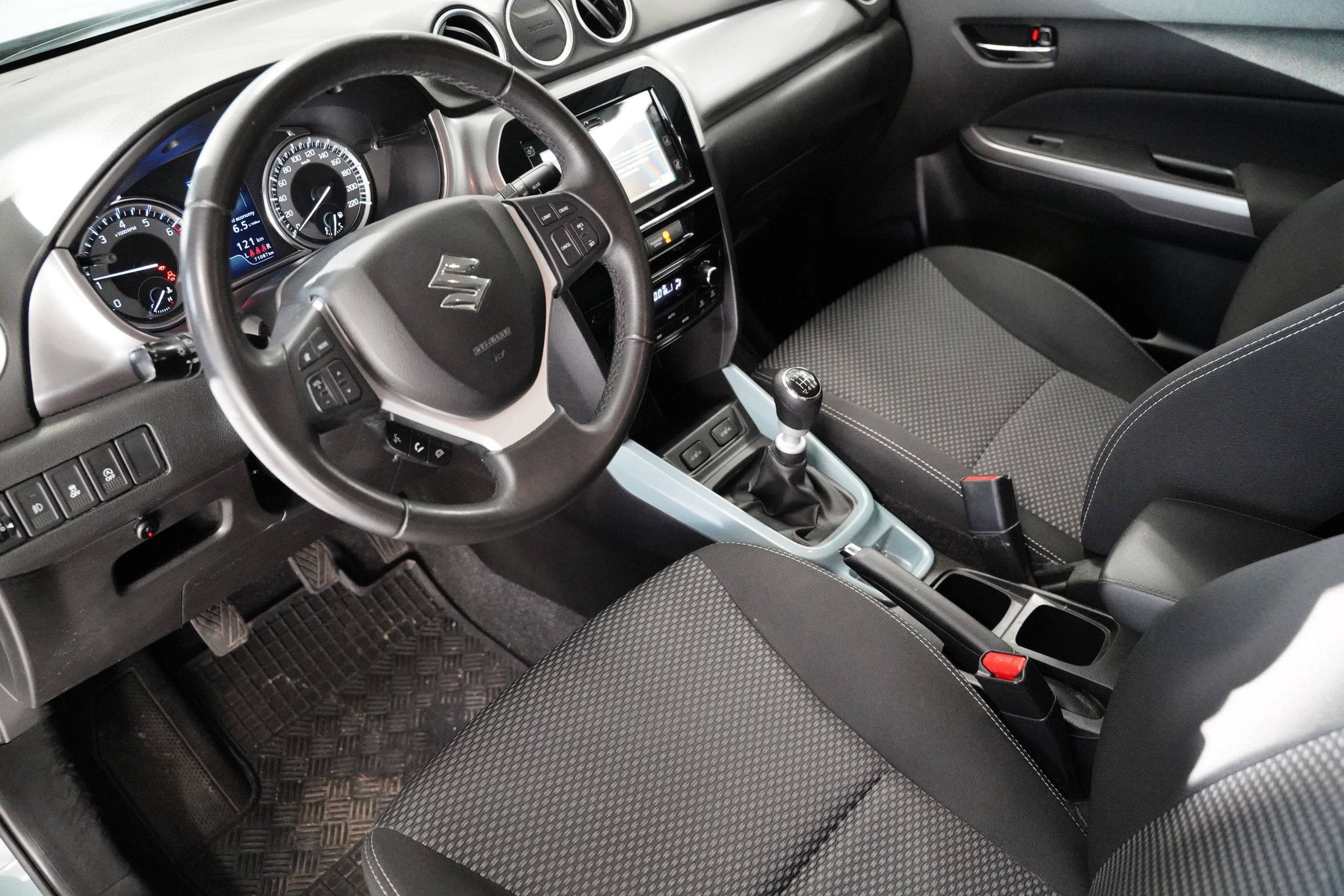 Suzuki Vitara, 1.4 Boosterjet 103 kW Premium - fotka 5