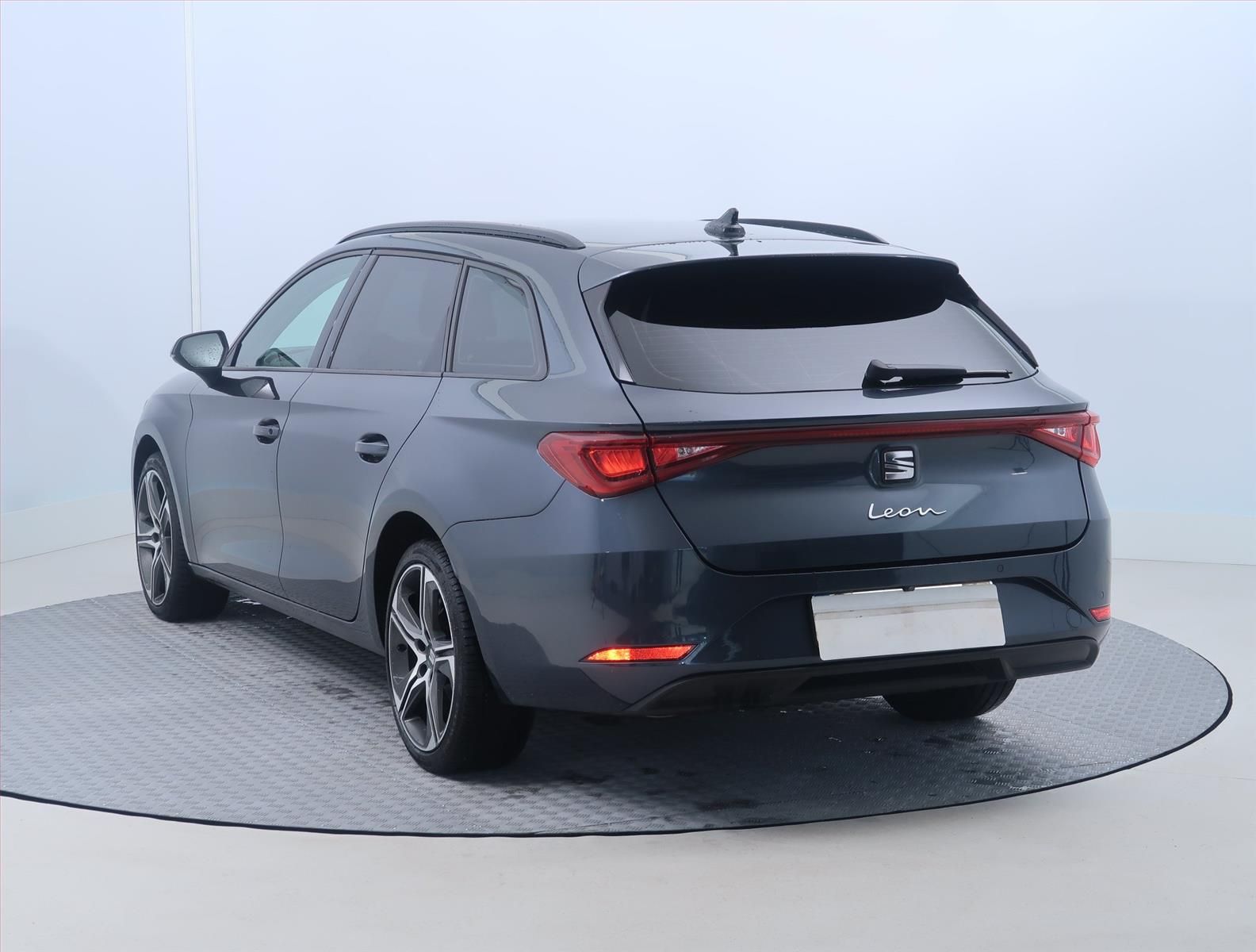 Seat Leon, 2.0 TDI, Automat, Navi - fotka 4