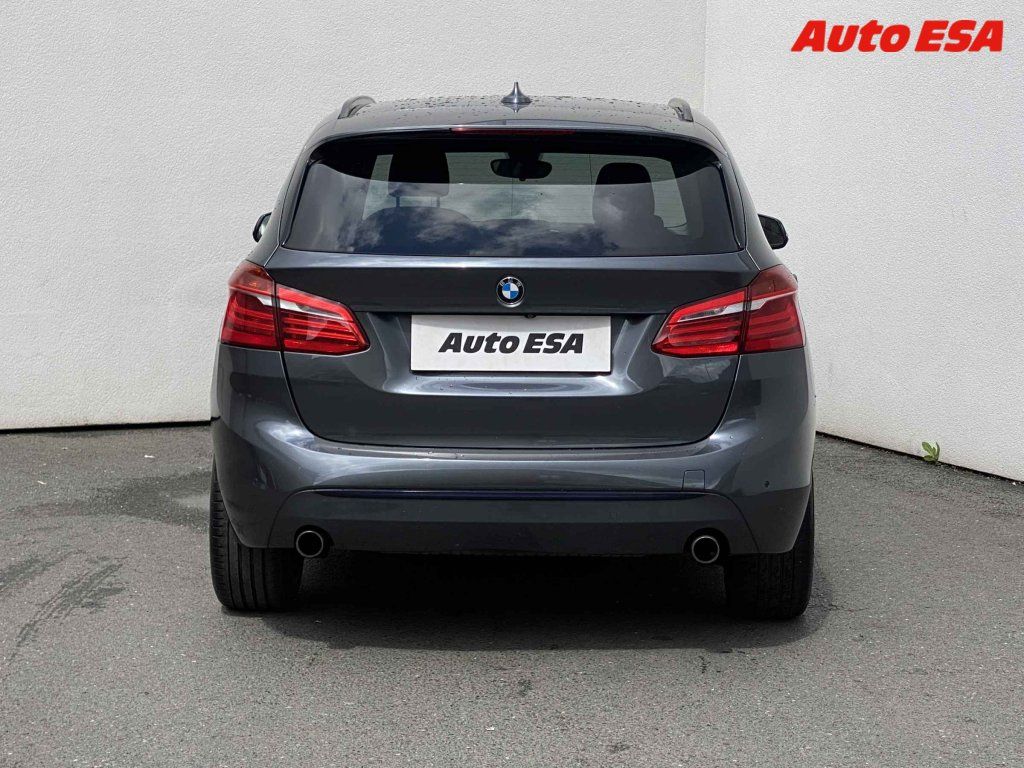 BMW Řada 2, 2.0 i 220 i,navi,+kola - fotka 5
