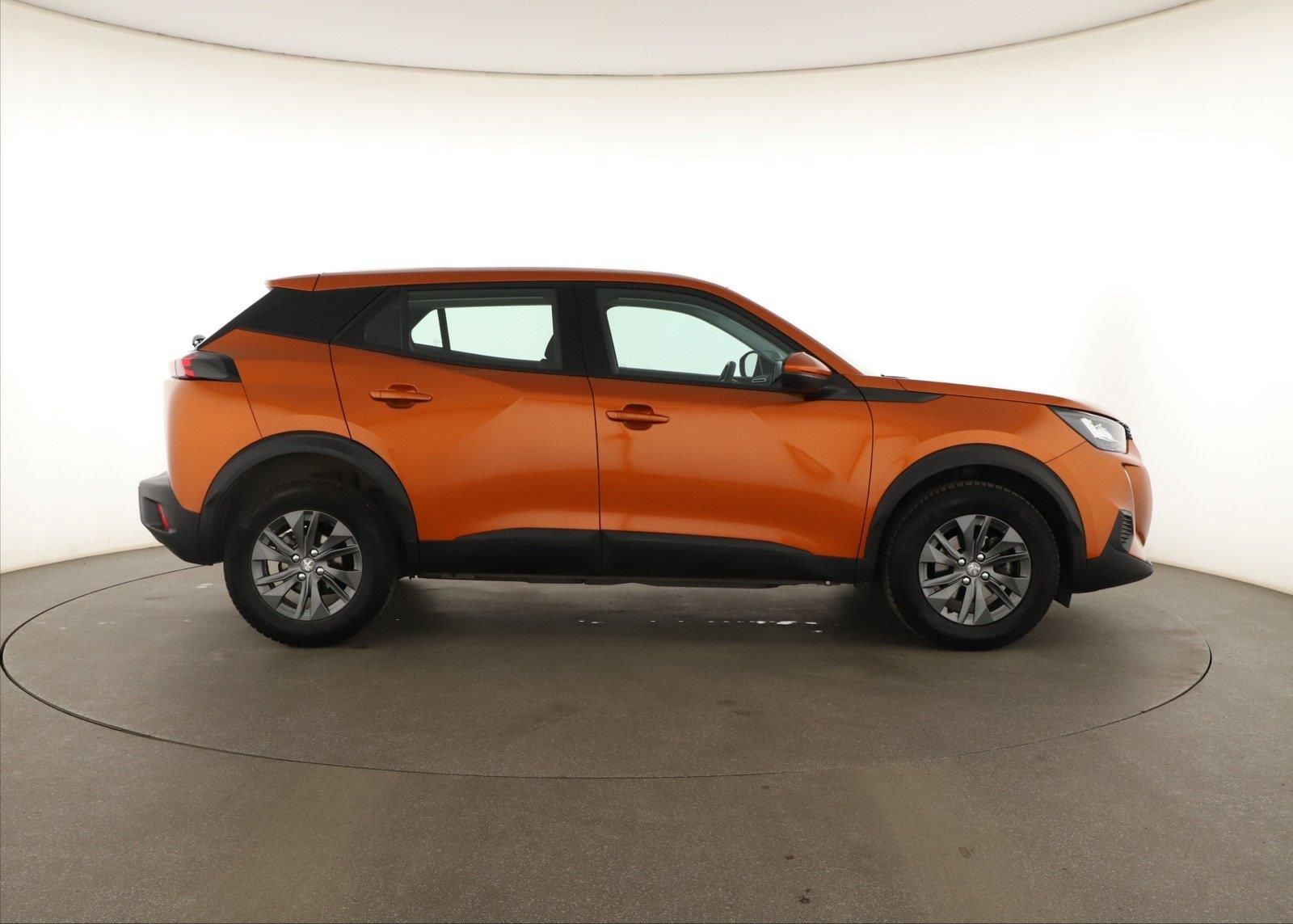 Peugeot 2008, 1.2 PureTech, Active - fotka 6