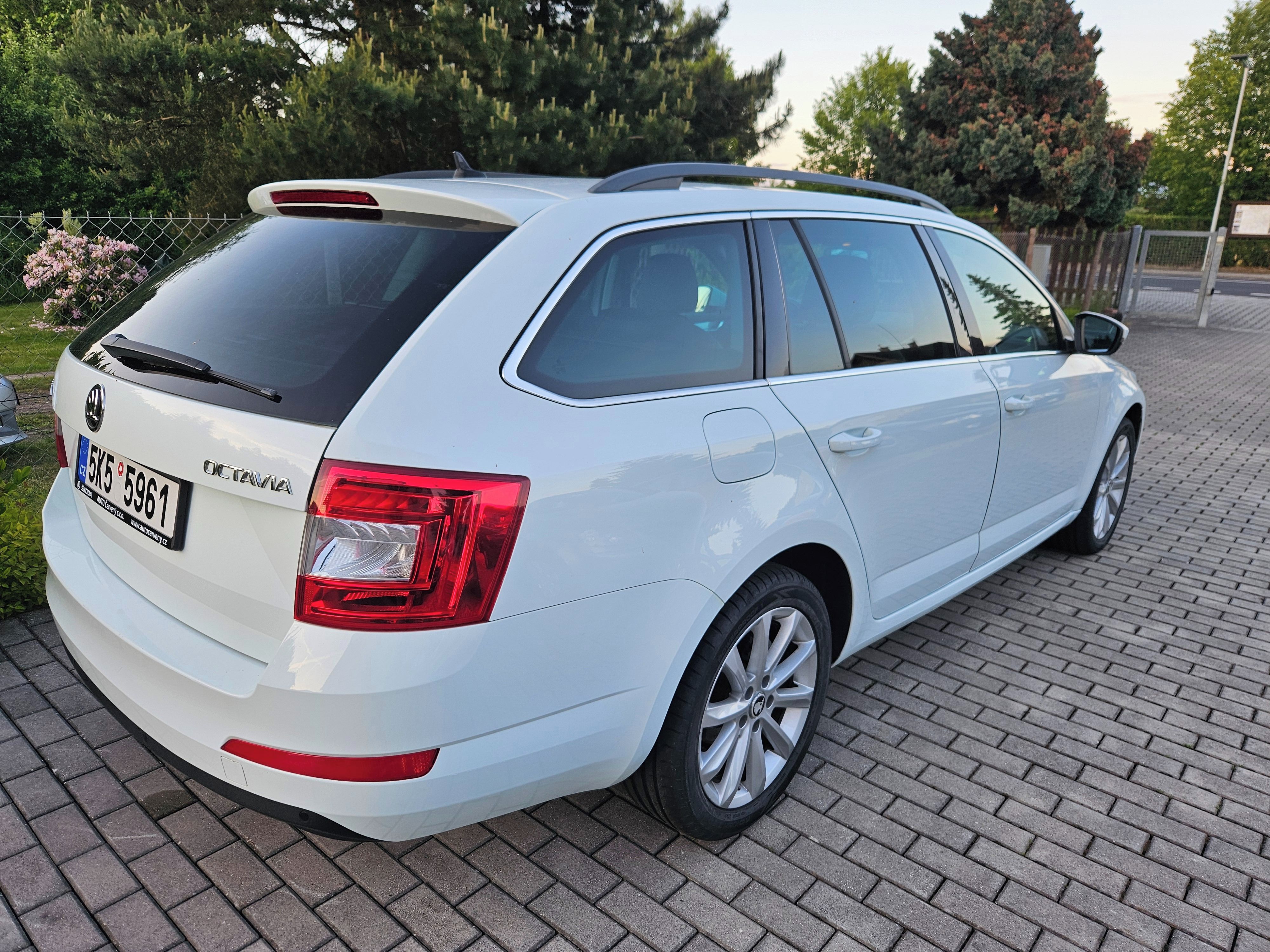 Škoda Octavia, 1.6 TDI 77KW - fotka 5