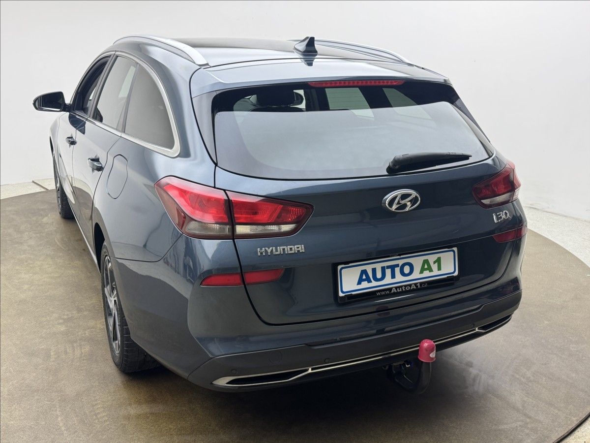 Hyundai i30, 1,5 80kW DPH 1MAJ SMART TAŽNÉ - fotka 6