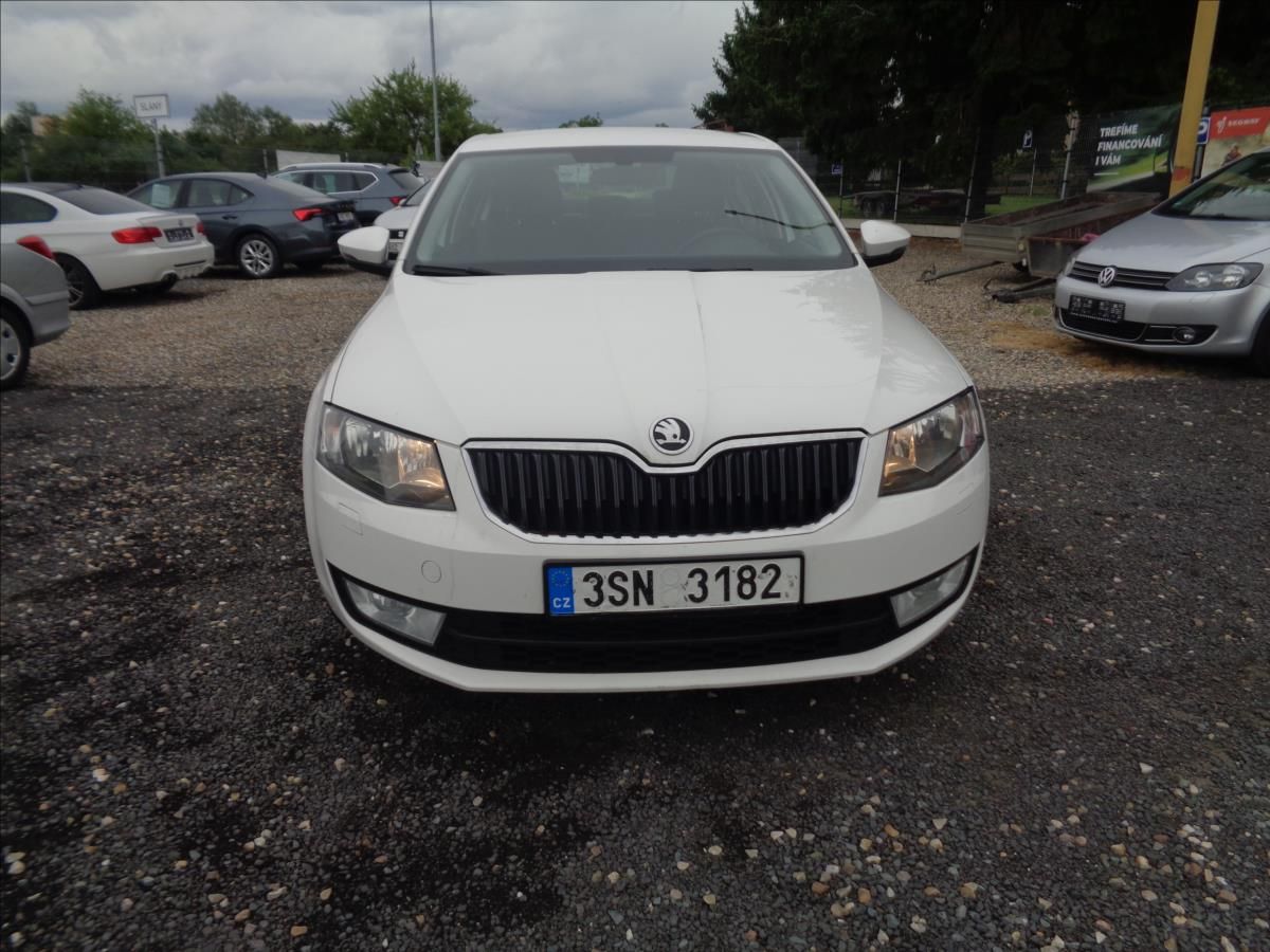 Škoda Octavia, 1,6 - fotka 2
